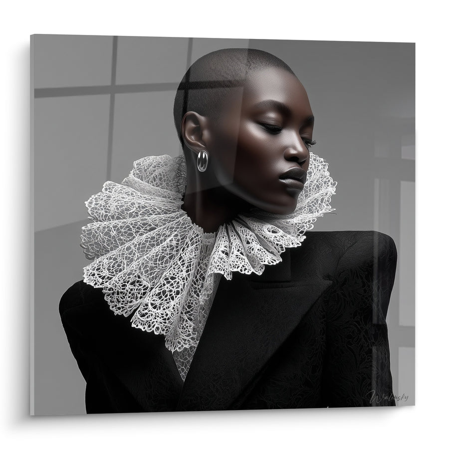 Tableau Femme crâne rasé et fraise blanche - Allure intemporelle - Edition Mode noir et blanc