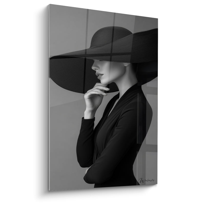 Tableau Femme au large chapeau noir et gris - Silhouette énigmatique - Edition Mode noir et blanc