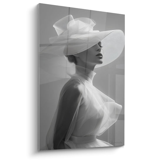 Tableau Chapeau capeline blanc et gris fenêtre fantôme - Robe en tulle transparent - Edition Mode noir et blanc
