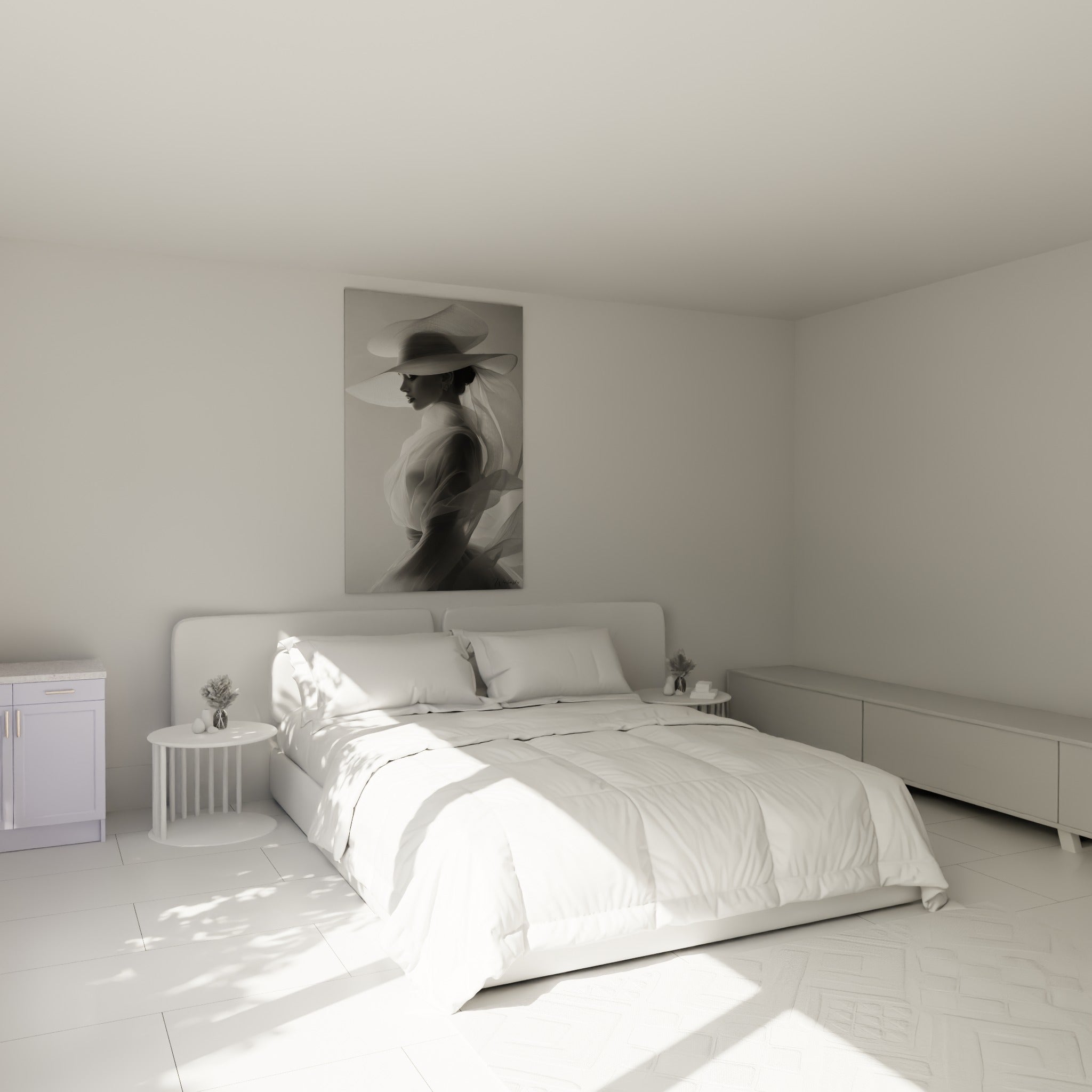 Femme de profil au chapeau gris anthracite et voile blanc, accrochée au-dessus d'un lit dans une chambre claire