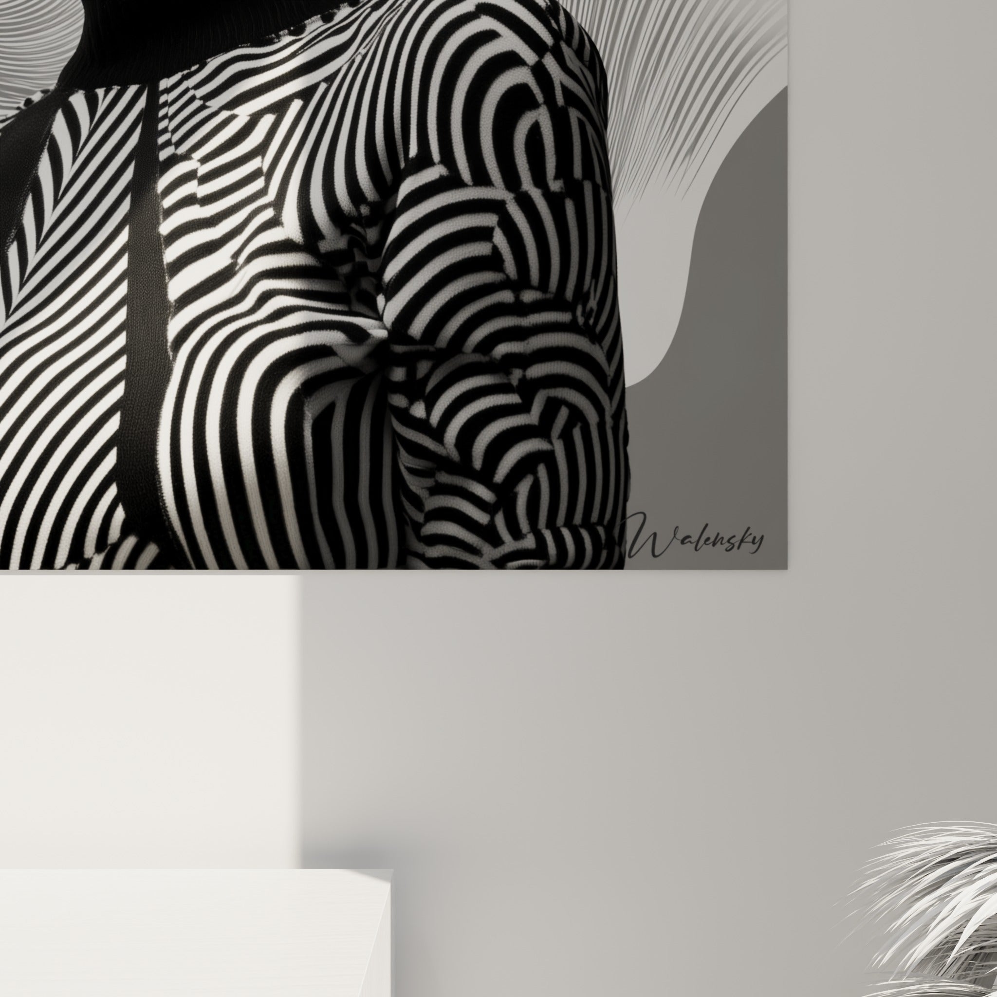 Détail des rayures noires et blanches serrées et du grain photographique du portrait, textures contrastées visibles