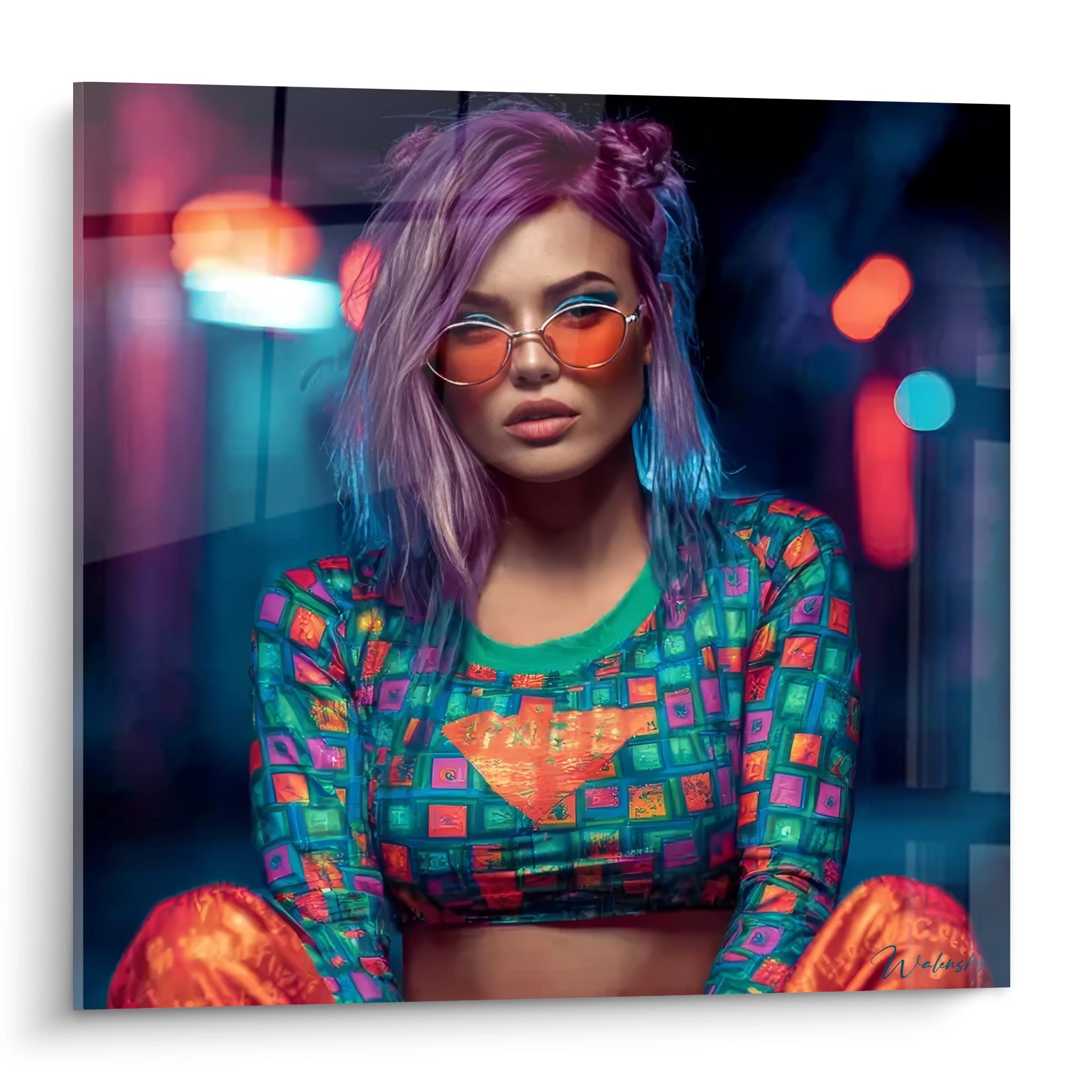 Tableau mural mode urbaine avec une femme en top coloré et lunettes stylées dans un décor vibrant