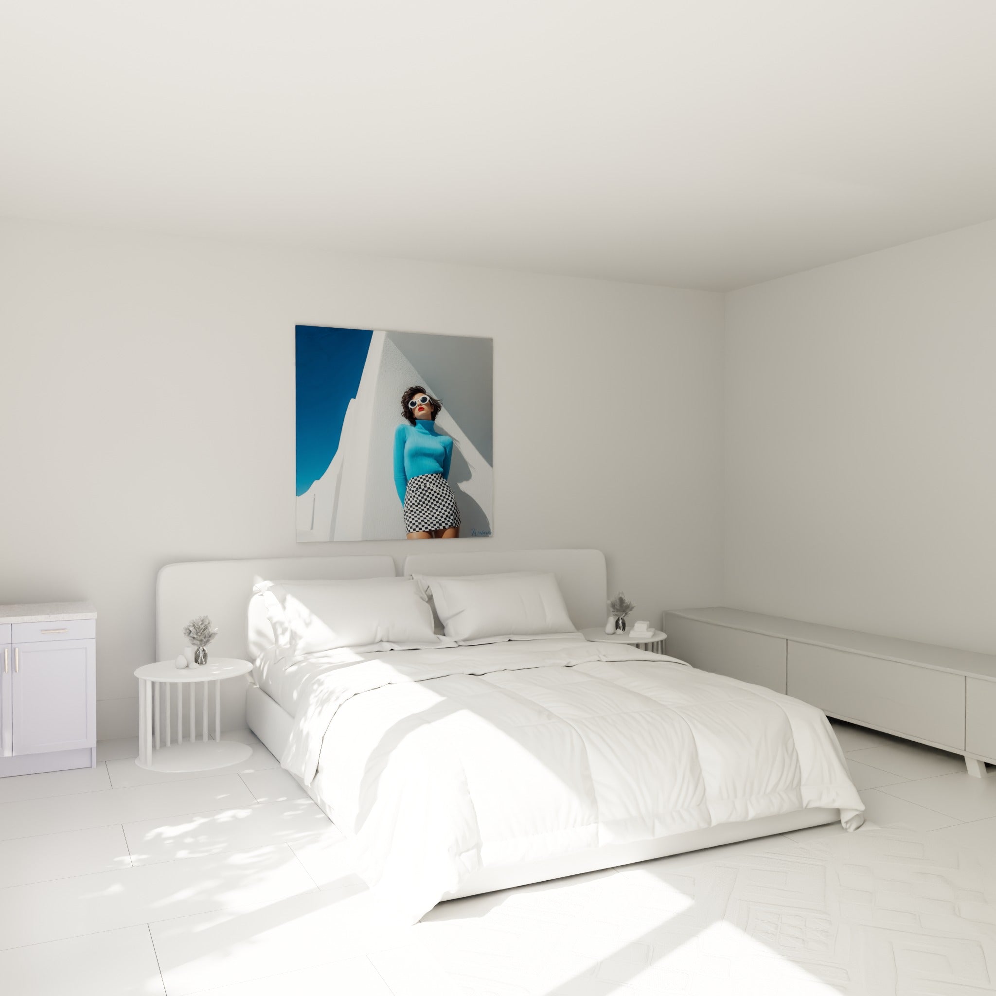 Femme aux lunettes rondes et rouge à lèvres vif, tableau mode rétro au-dessus d'un lit dans une chambre claire