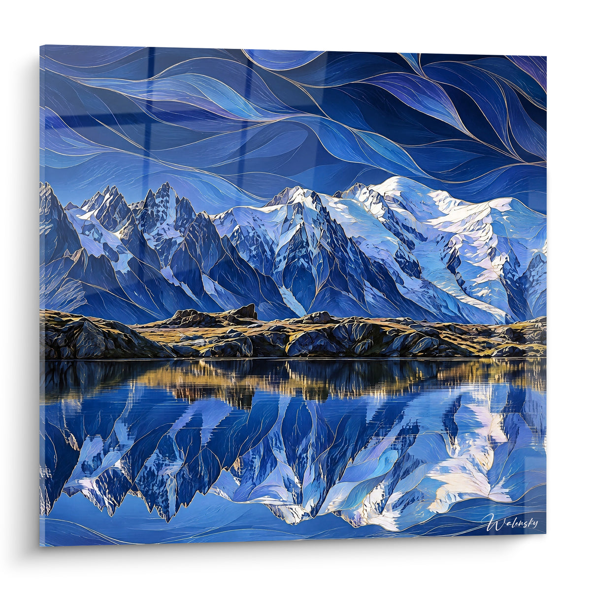 Gemälde des stilisierten Mont-Blanc-Massivs in Marineblau und Gold, verschneite Gipfel spiegeln sich in einem See