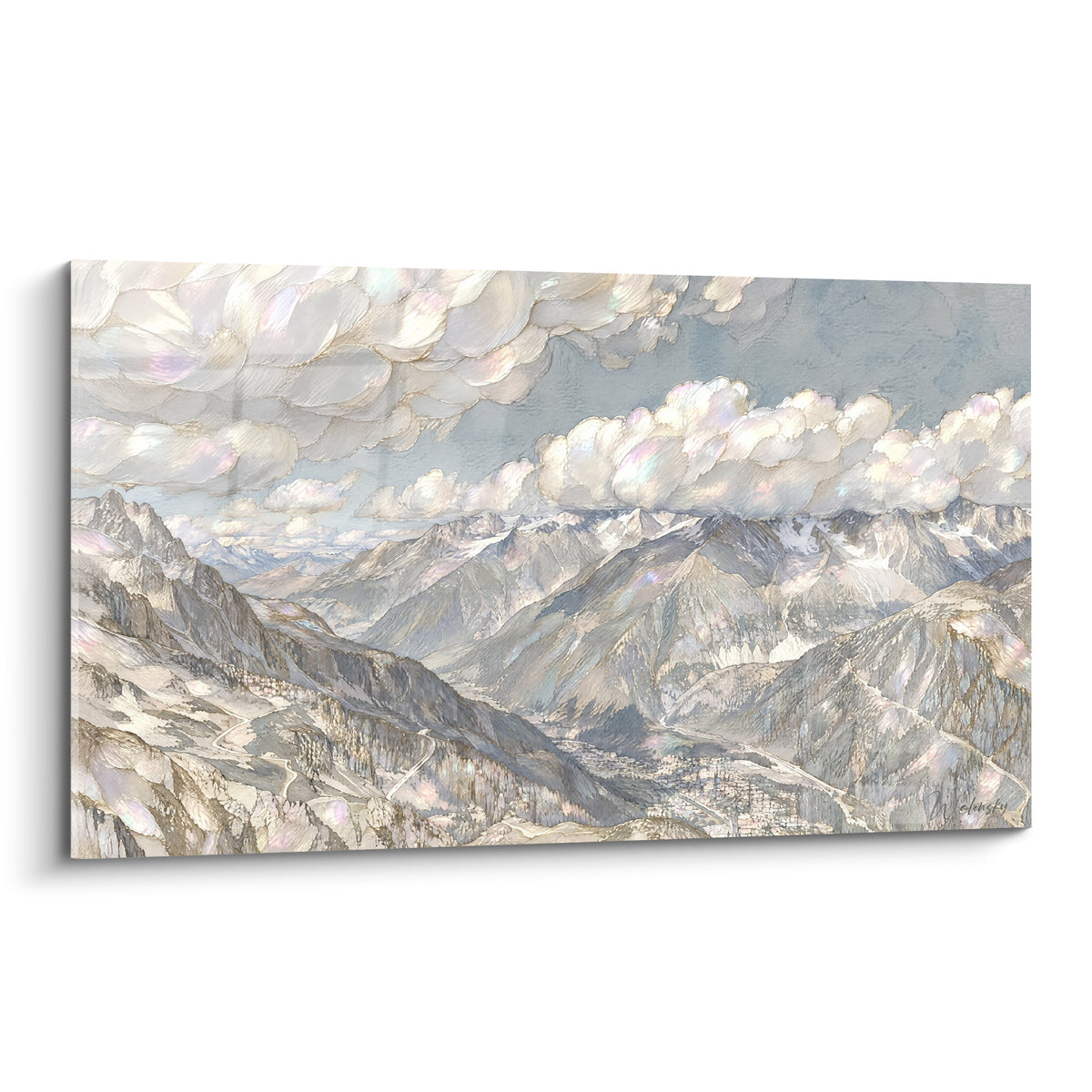 Cuadro del macizo del Mont Blanc en vista panorámica, cumbres grises y beige bajo nubes nacaradas iridiscentes