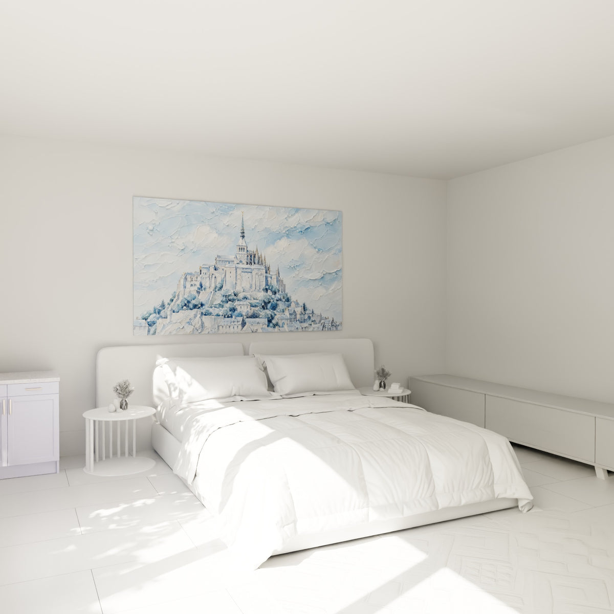 Abbaye normande en bleu ardoise et blanc crayeux, au-dessus d'un lit dans une chambre claire