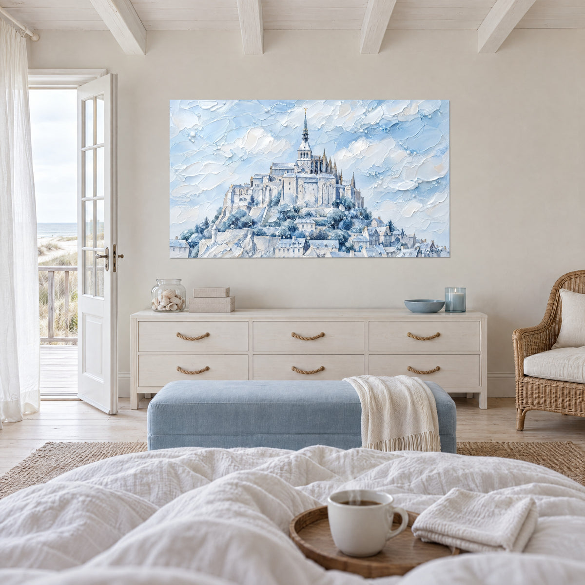 Quadro fortezza monastica azzurro cielo e bianca, campanile dorato, pasta spessa a onde, sopra un letto in una camera luminosa
