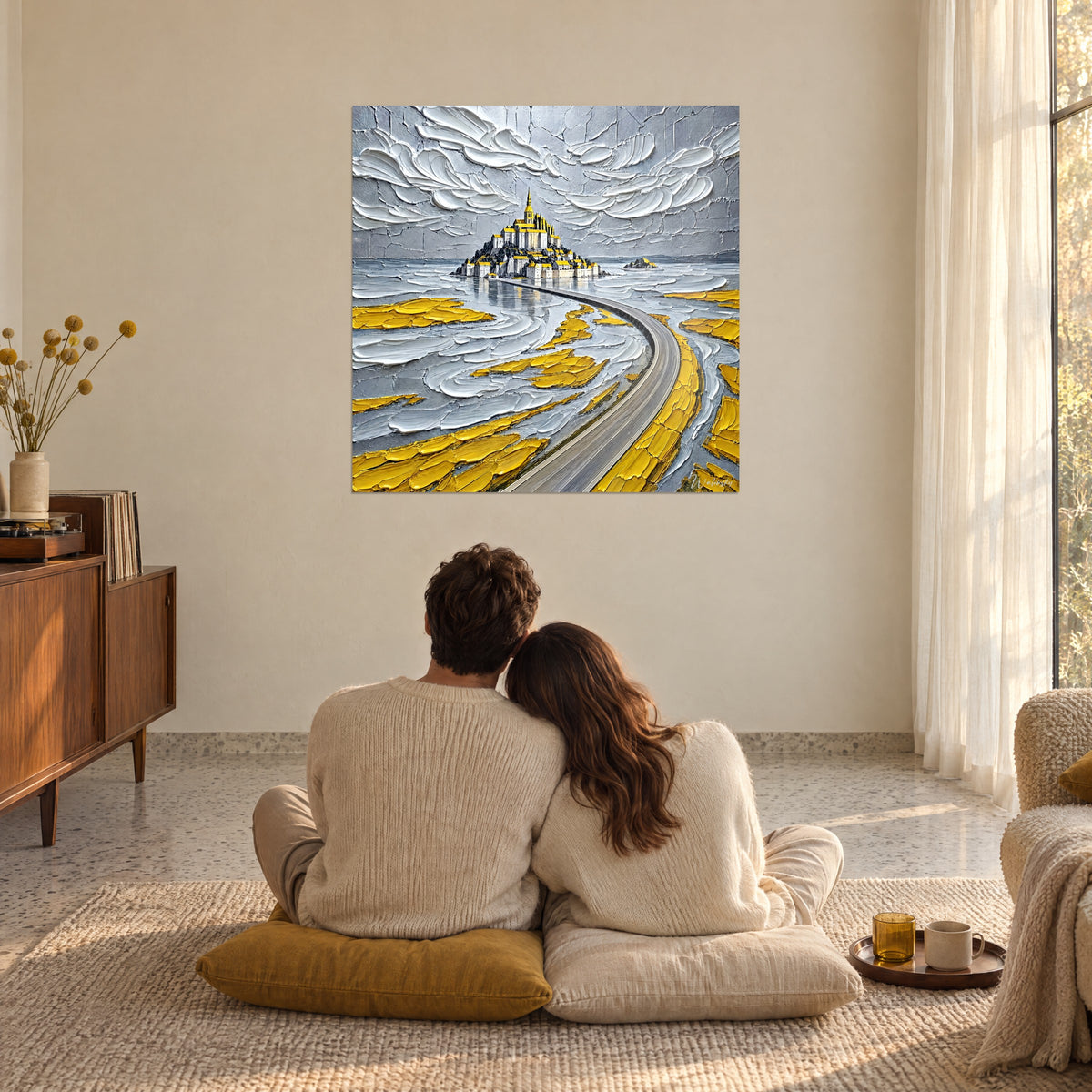 Schilderij gouden middeleeuwse stad die uit de grijze baai oprijst, gebogen dijkweg en citroengele plassen, voor een paar dat op de grond zit