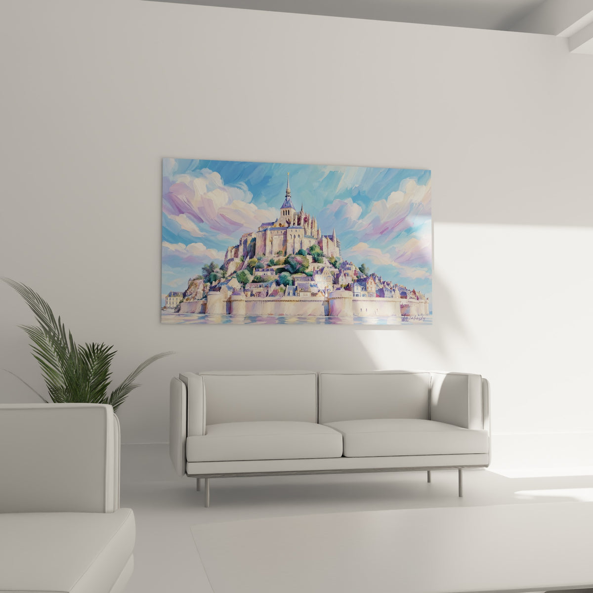 Rocher sacré bleu et rose du Mont-Saint-Michel, suspendu au-dessus d'un canapé dans un salon lumineux