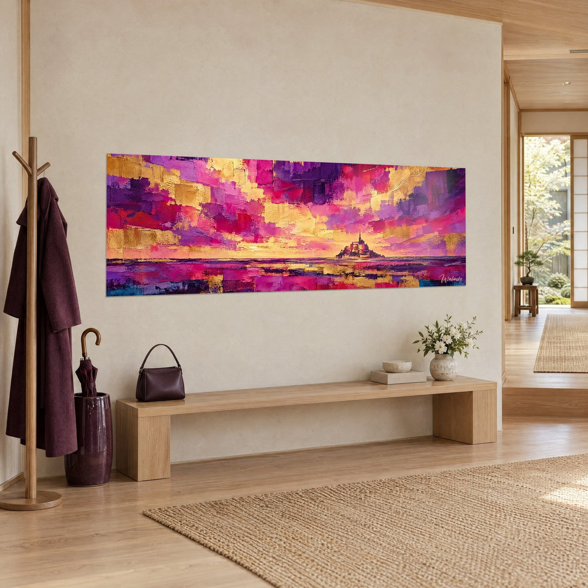 Quadro sagoma del Mont-Saint-Michel sull'orizzonte, ampie campiture magenta e oro, visto di tre quarti sopra una panca in legno