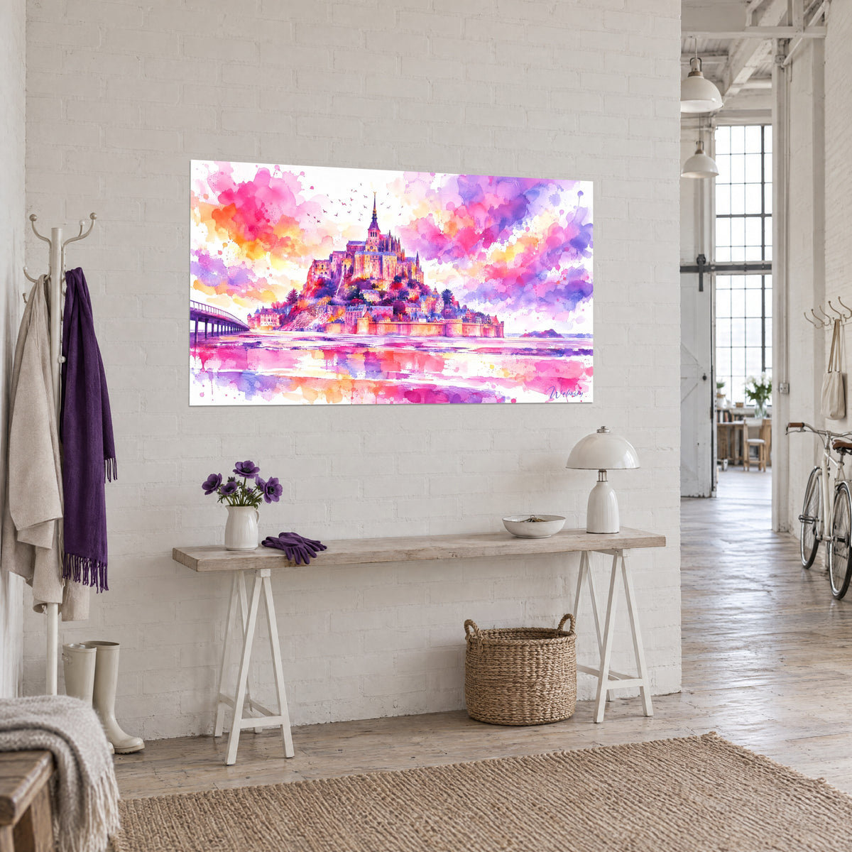 Schilderij Mont-Saint-Michel met gouden torentjes, magenta en lila wolken, driekwart aanzicht op een witte loftmuur
