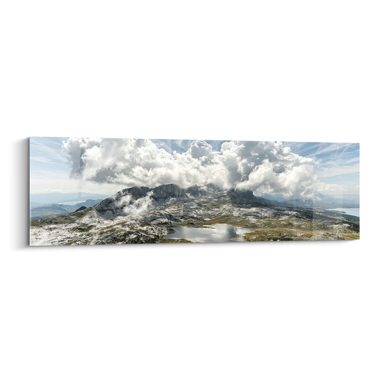 Tableau Lac gris et blanc au sommet rocheux - Panorama vaste aérien - Edition Montagne