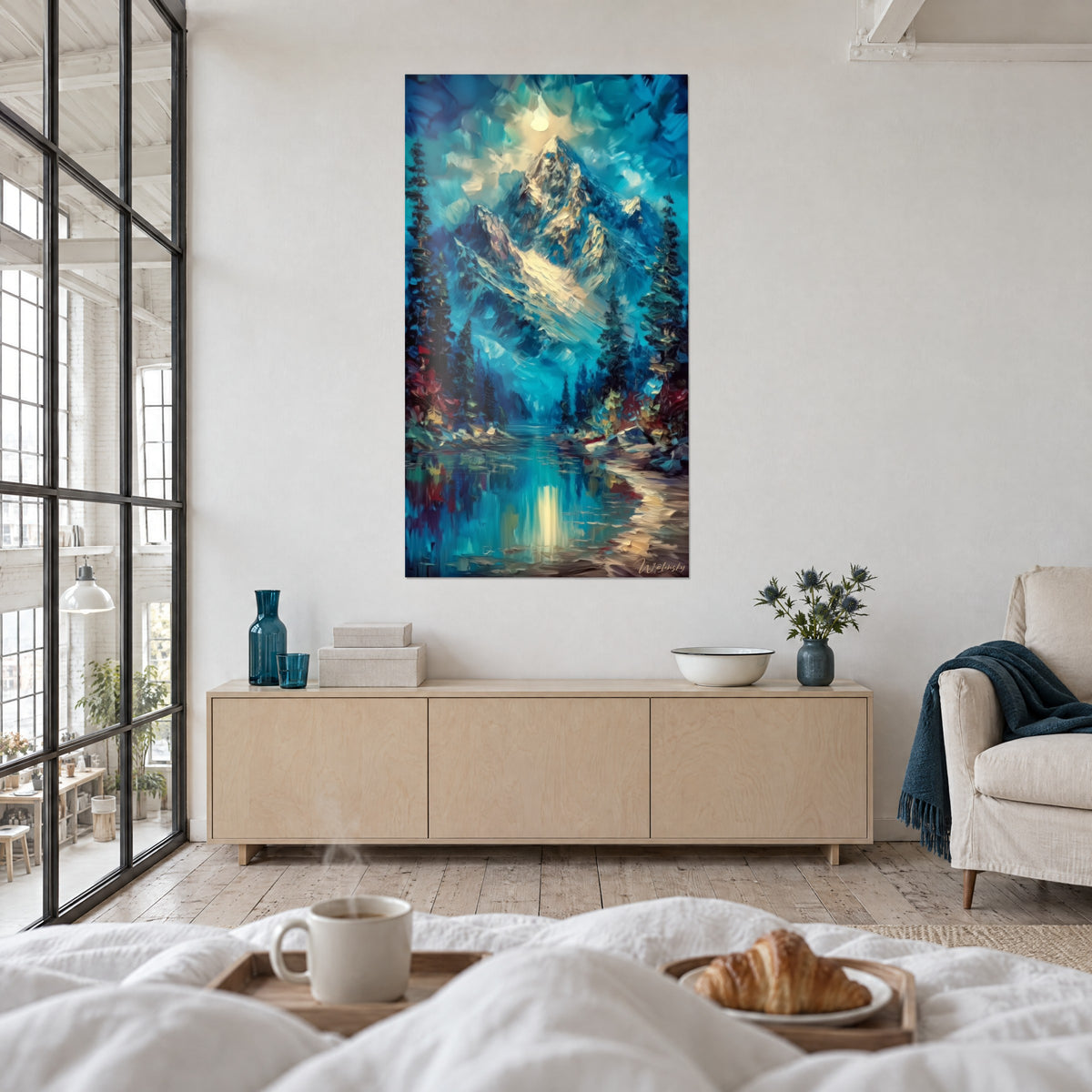 Cuadro cumbre helada bajo un cielo turquesa arremolinado, reflejo dorado en el agua, rocas púrpuras, encima de una cama en un dormitorio luminoso