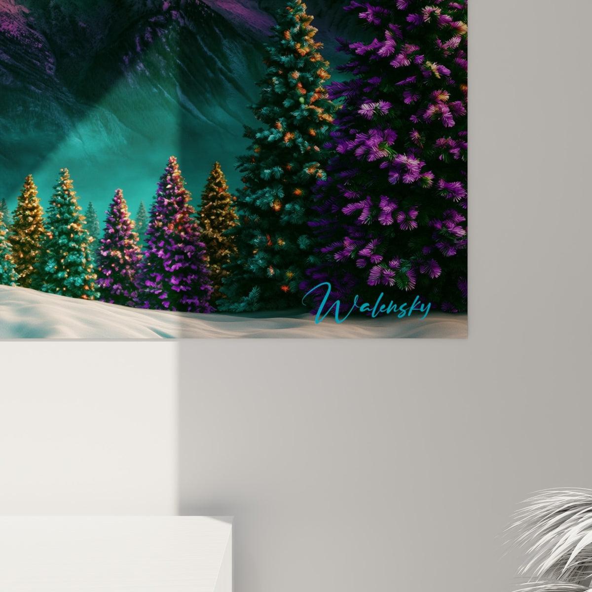 Reliefs rocheux et sapins violets se détaillent en gros plan avec grain visible et lumière dorée intense