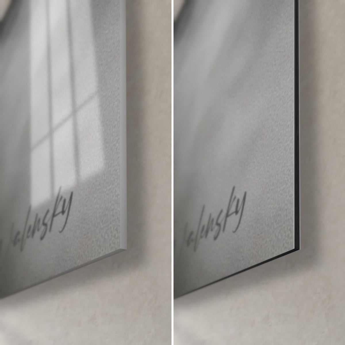 Quadro Strada nebbiosa in bianco e nero, angolo in basso a destra: vetro acrilico lucido a sinistra, Dibond grigio opaco a destra, bordo da 3 mm e firma