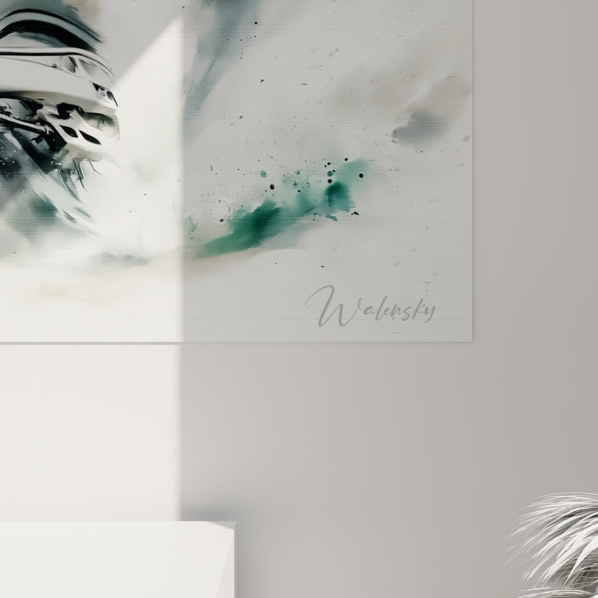 Empâtements et coulures d'encre noire sur fond aquarelle vert et gris révélant la matière de l'impression