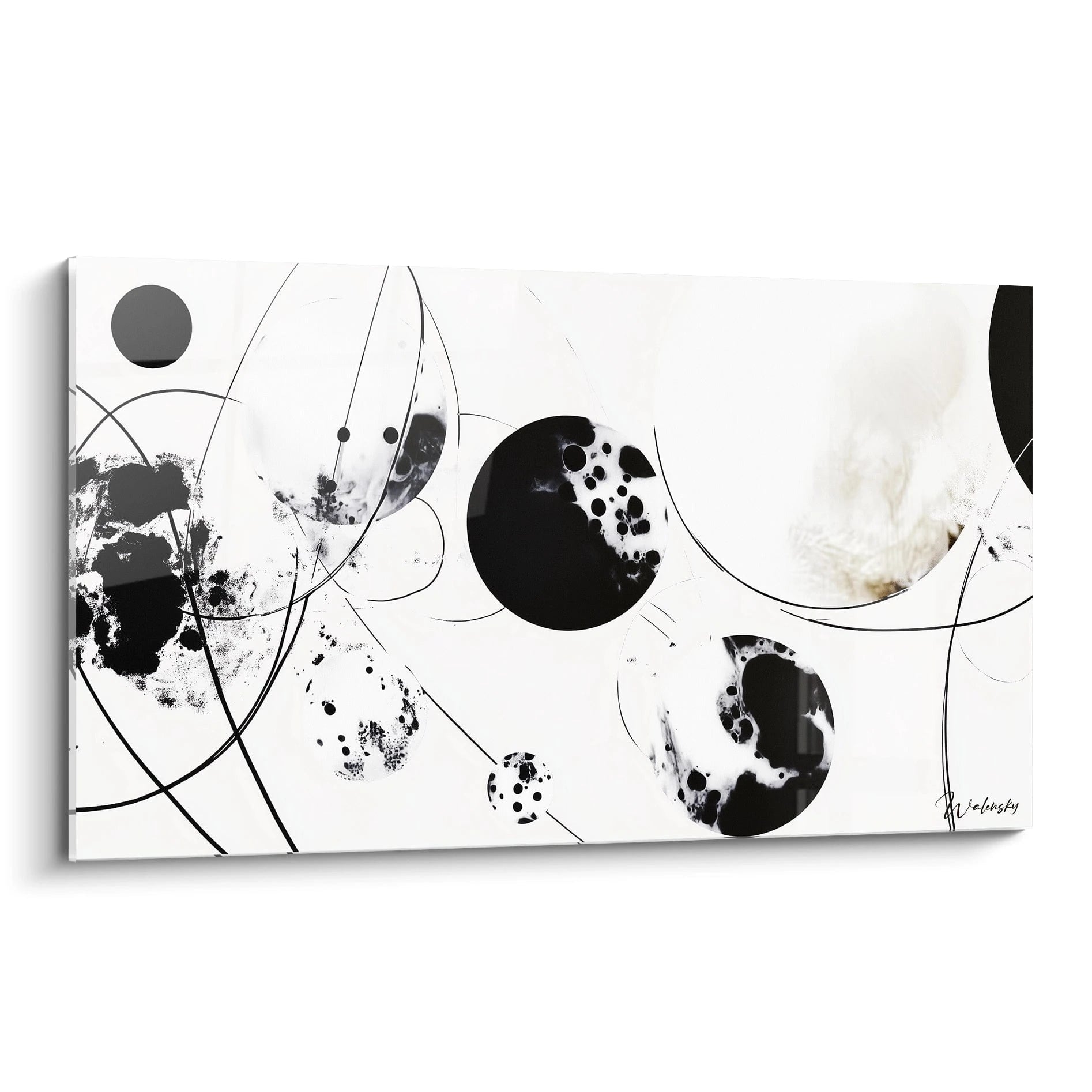 Tableau tacheté noir et blanc de Walensky avec des motifs abstraits et des cercles variés