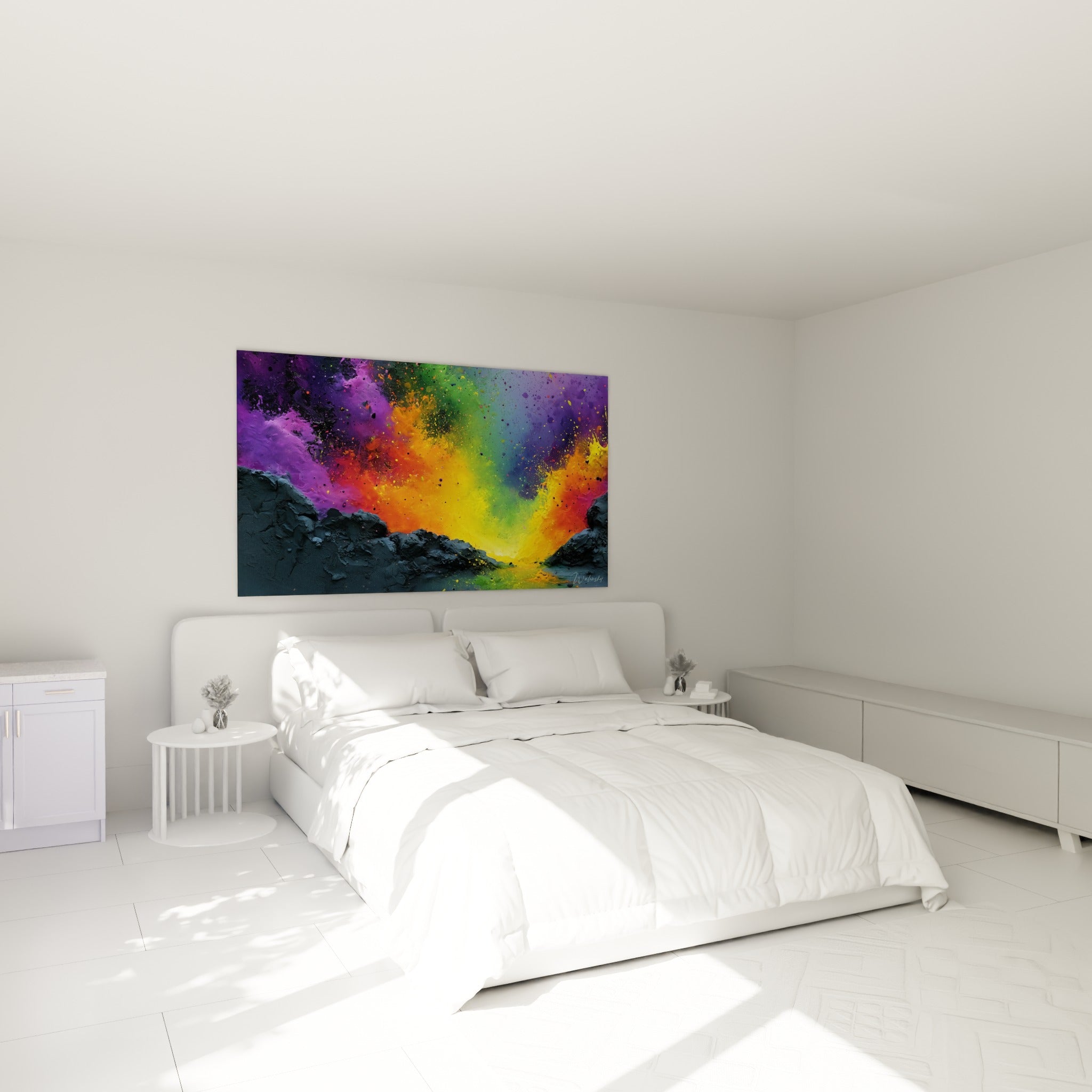 Déflagration jaune et violette du tableau multicolore abstrait au-dessus d'un lit dans une chambre claire