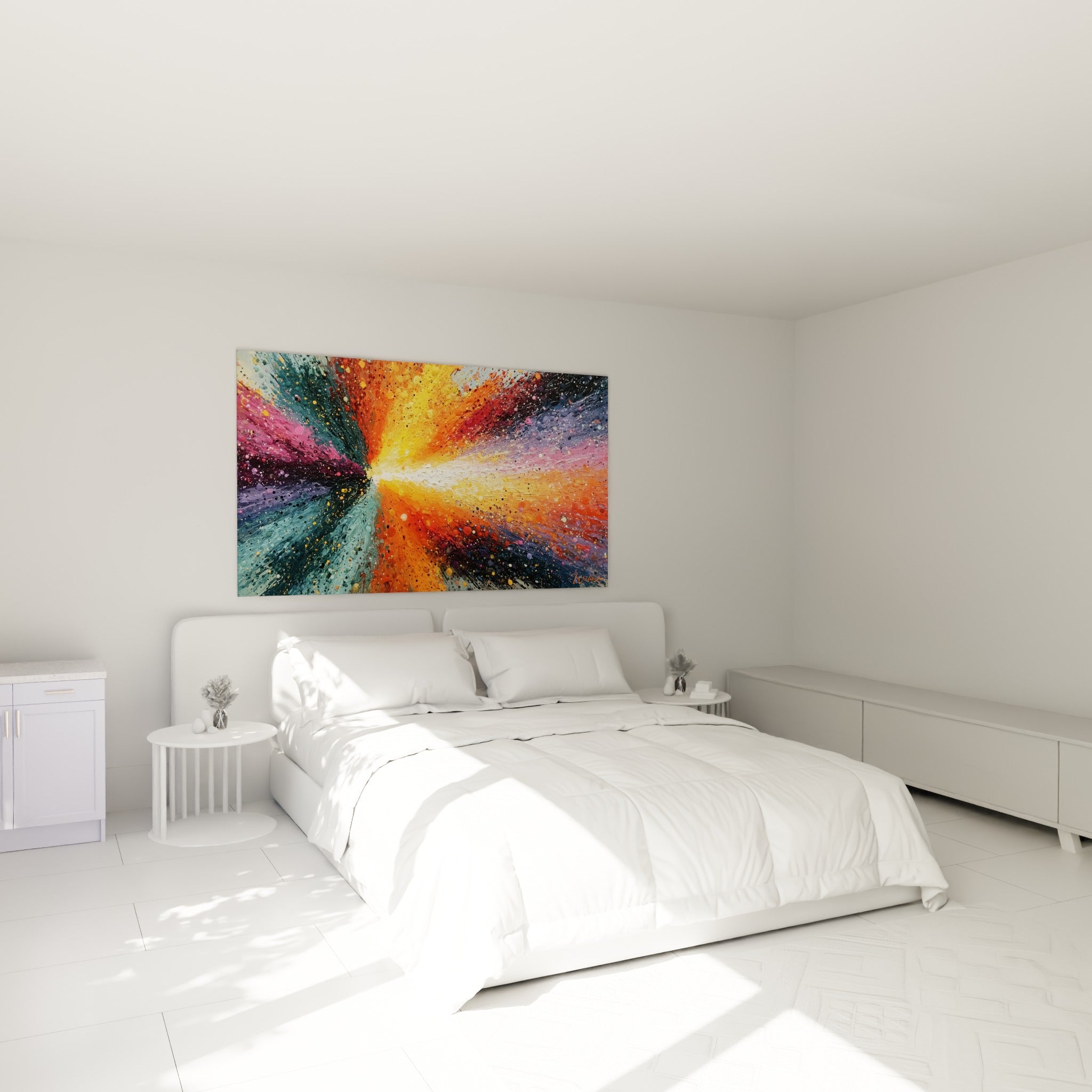 Déflagration colorée aux tons terracotta et violet installée au-dessus d'un lit dans une chambre claire