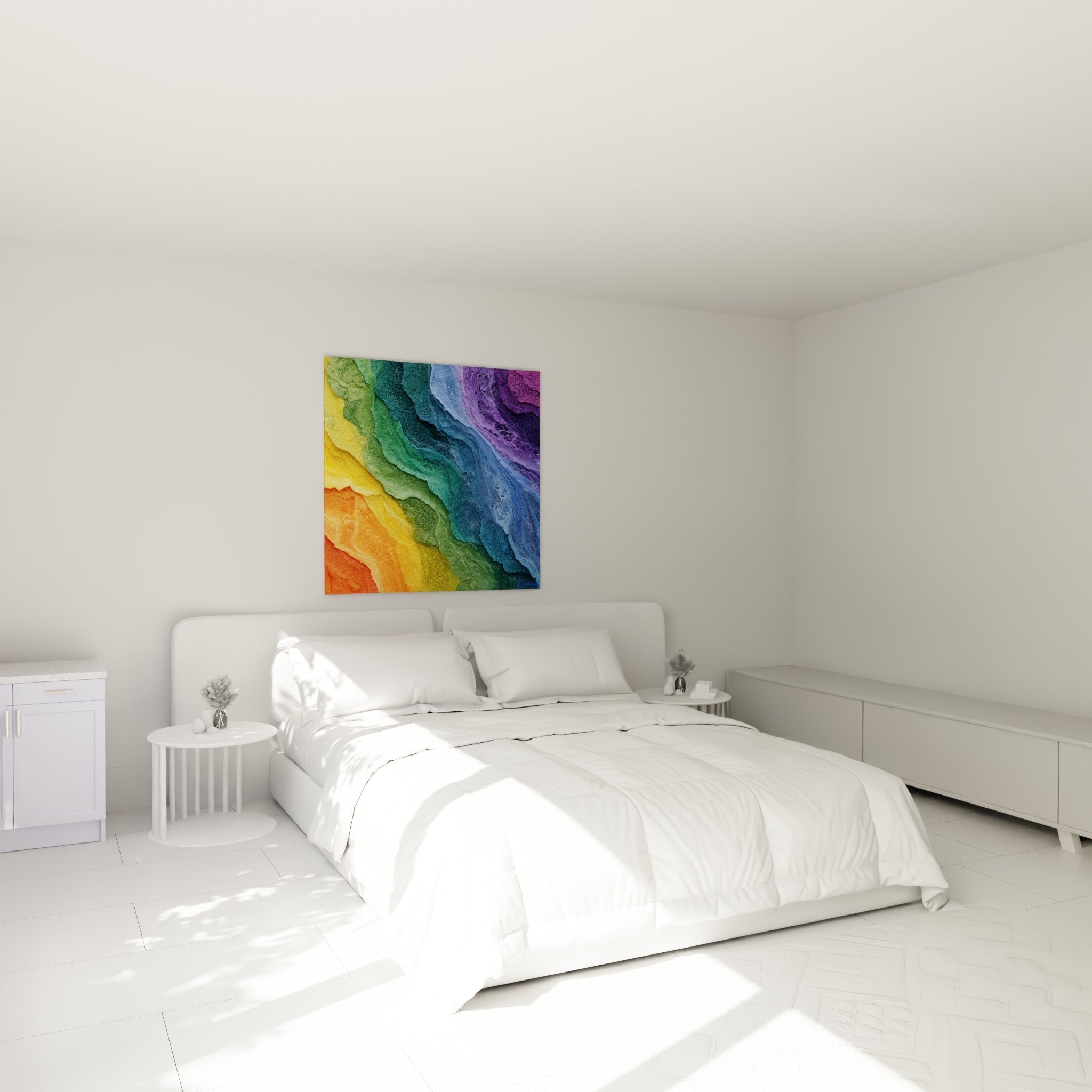 Dégradé multicolore orange et violet texturé au-dessus d'un lit dans une chambre claire