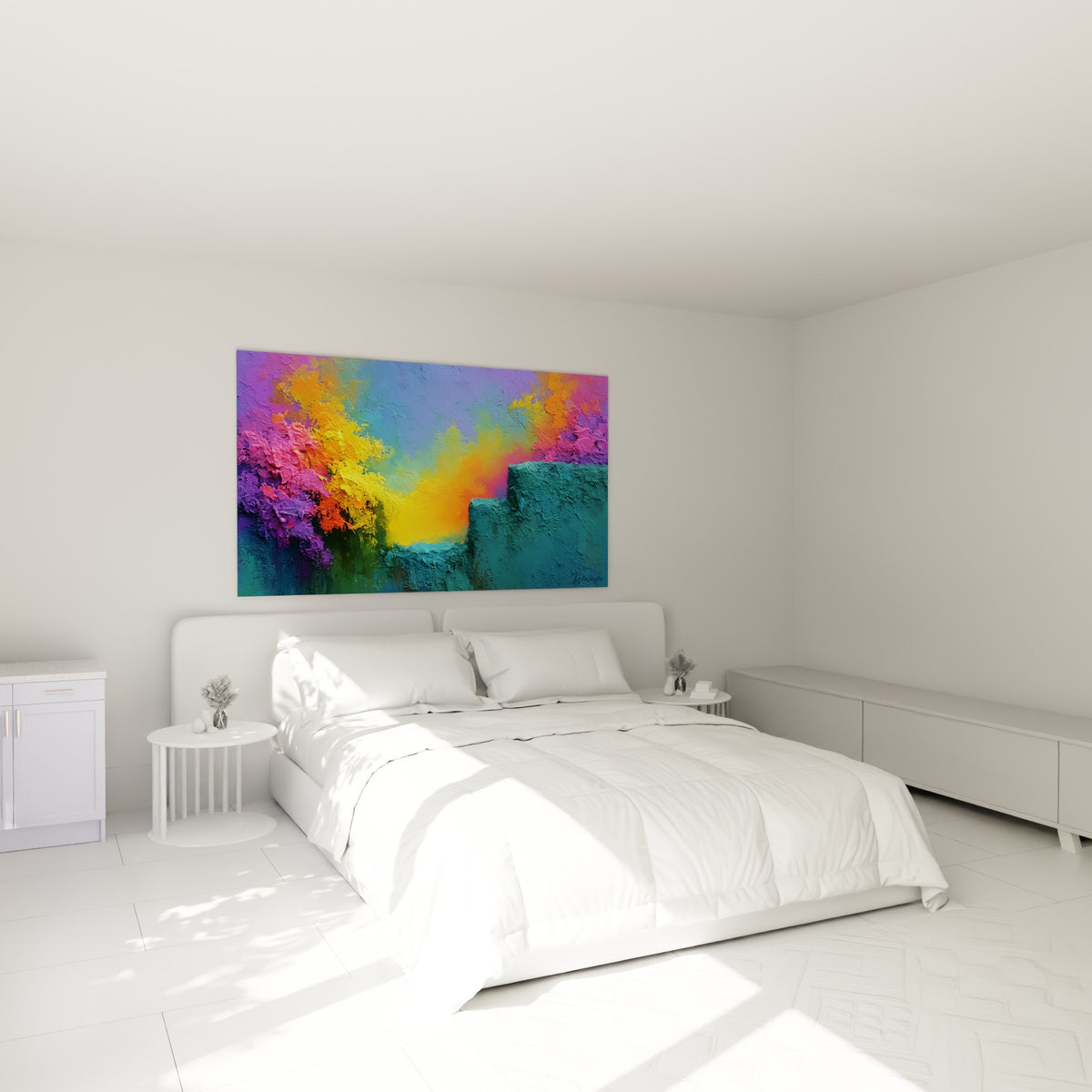 Massif coloré orange et rose accroché au-dessus d'un lit dans une chambre claire, œuvre Multicolore abstrait