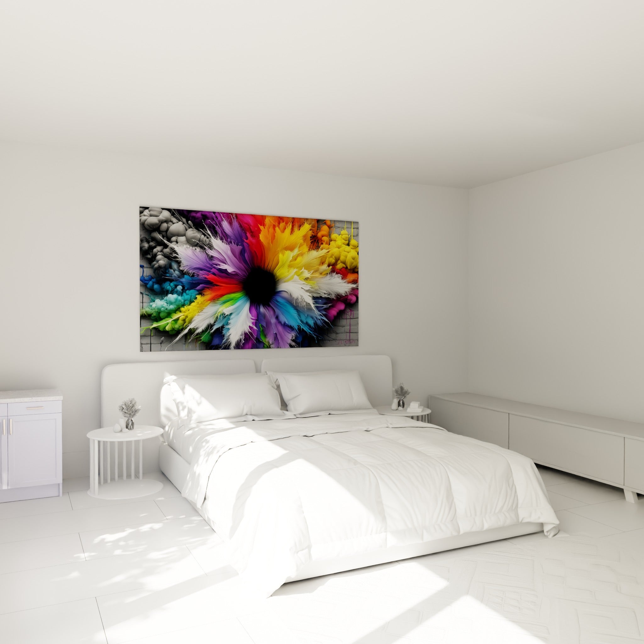 Pétales colorés en éventail, rouge et violet dominants, œuvre accrochée au-dessus d'un lit dans une chambre claire