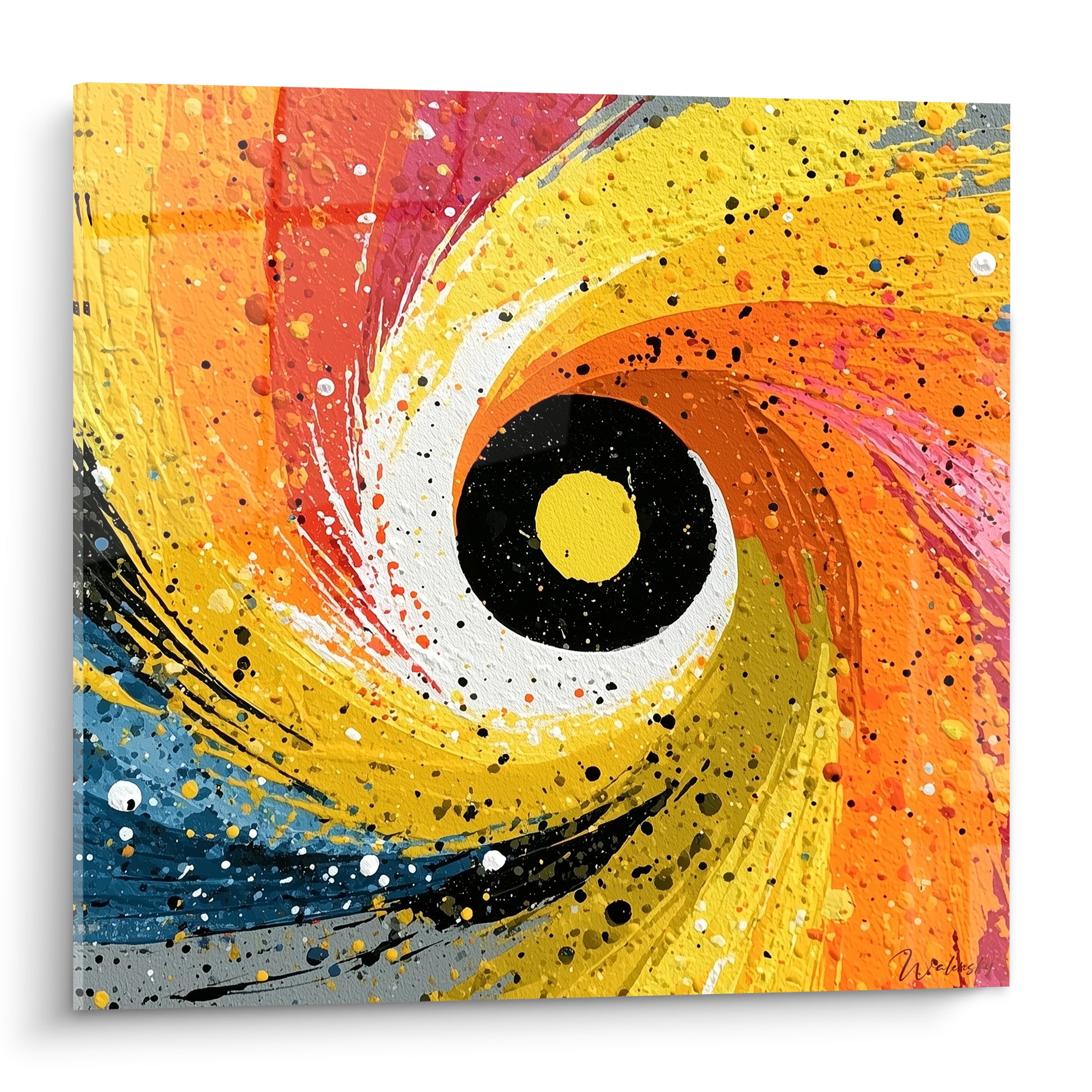 Spirale abstraite jaune et bleu marine avec centre noir texturé sur fond orange corail