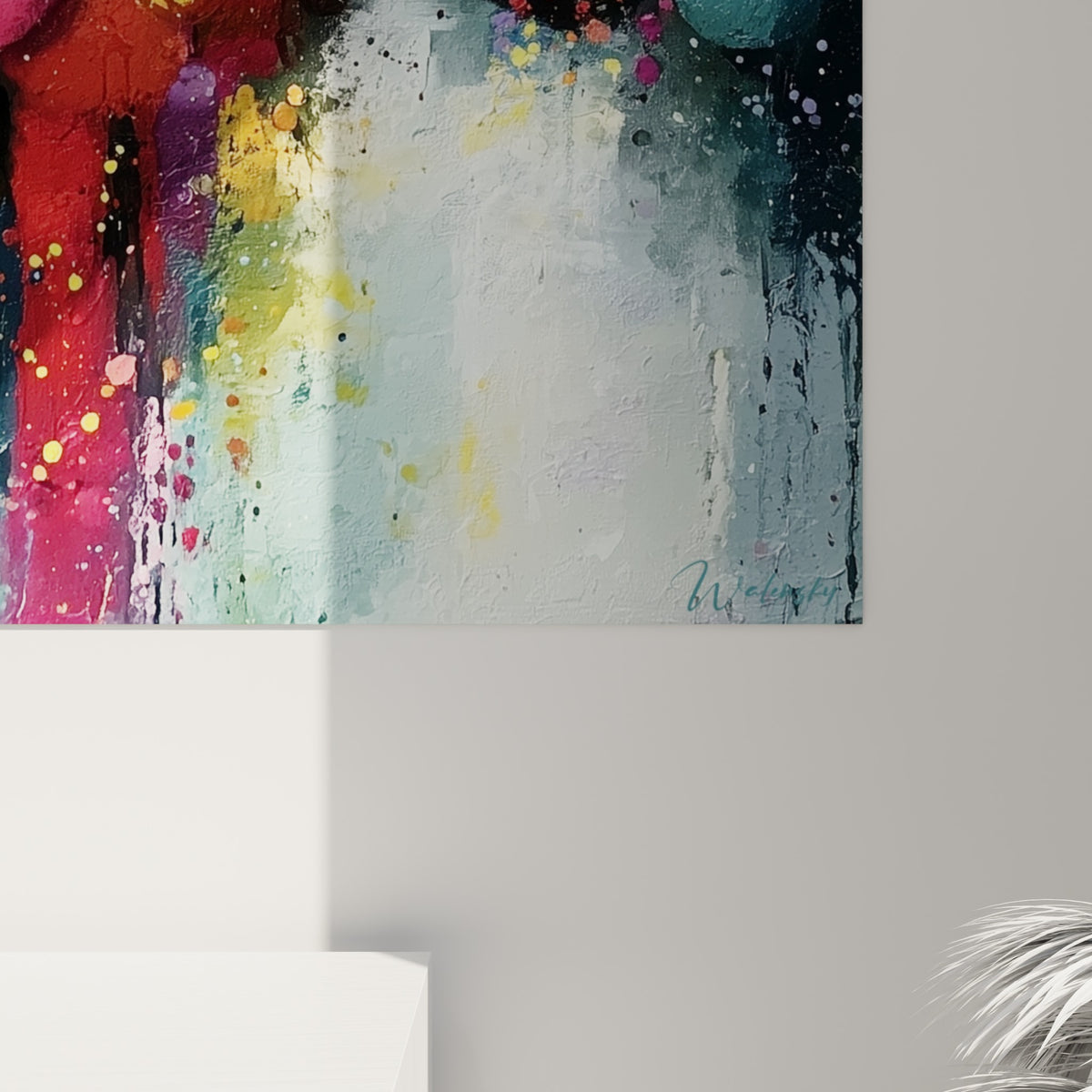 Matière épaisse et coulures rouges visibles entre les sphères jaunes et roses de cette peinture texturée