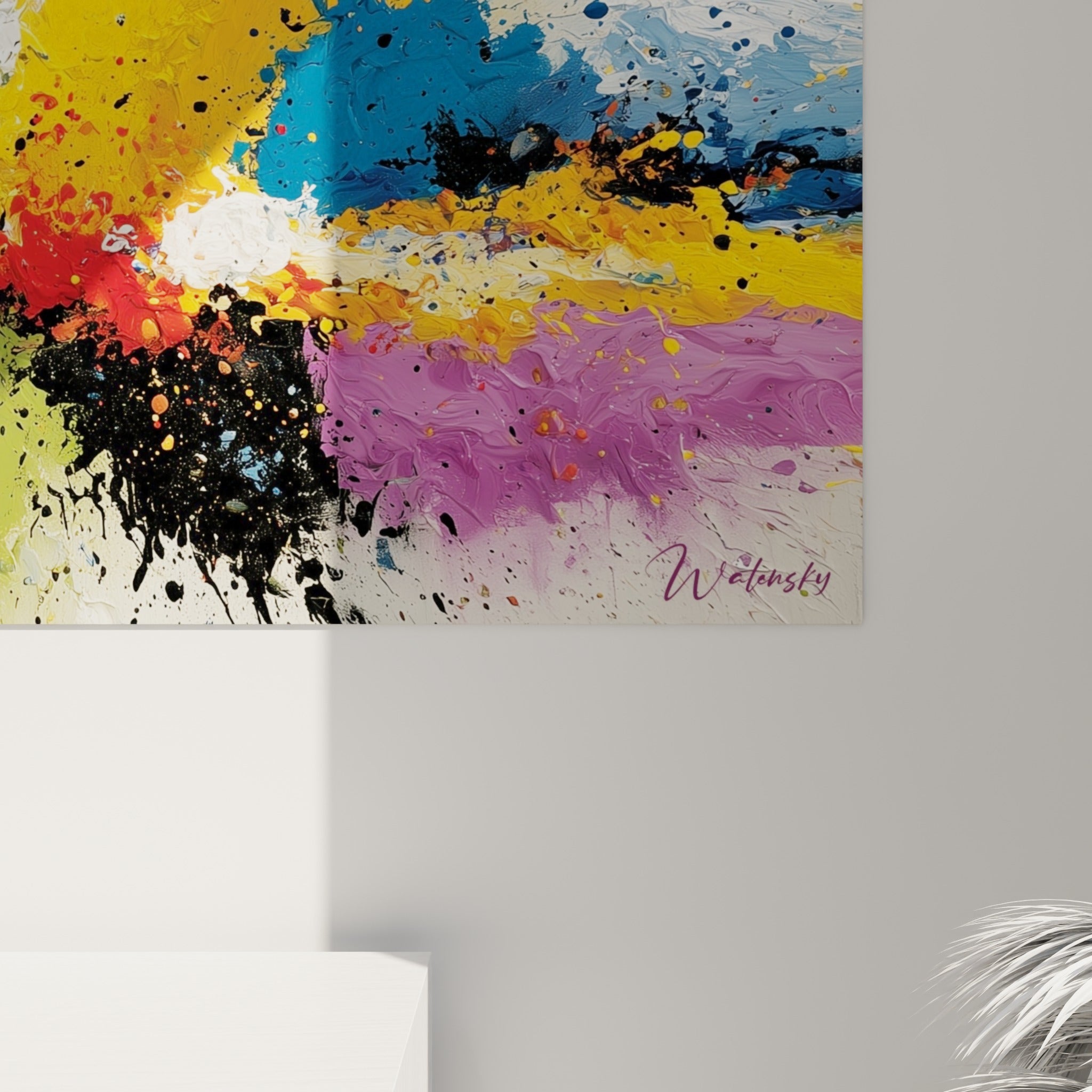 Empâtements épais et coulures noires du tableau multicolore abstrait révélant le grain de la peinture bleu et orange