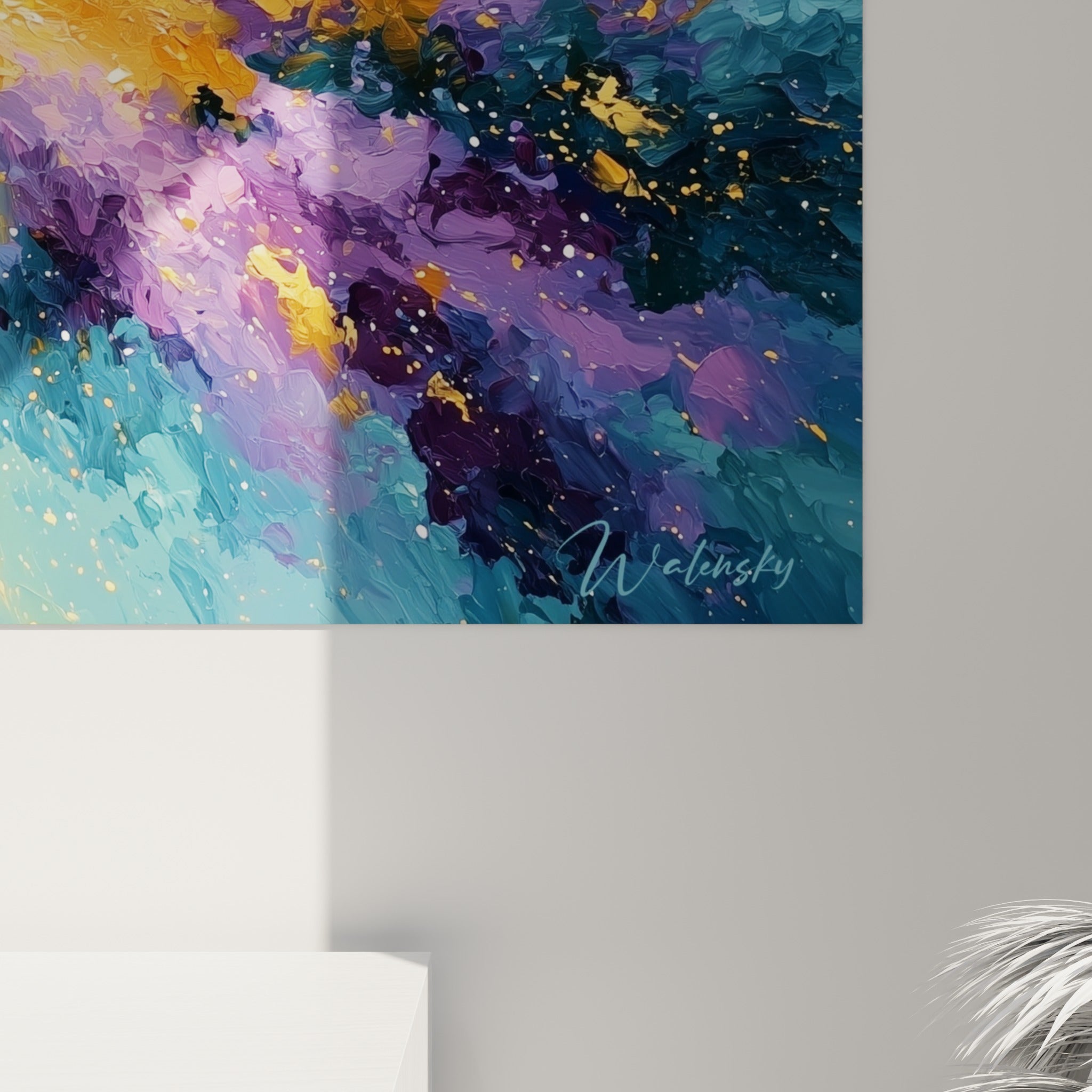 Empâtements dorés et coulures violettes visibles en gros plan sur la matière picturale du tableau
