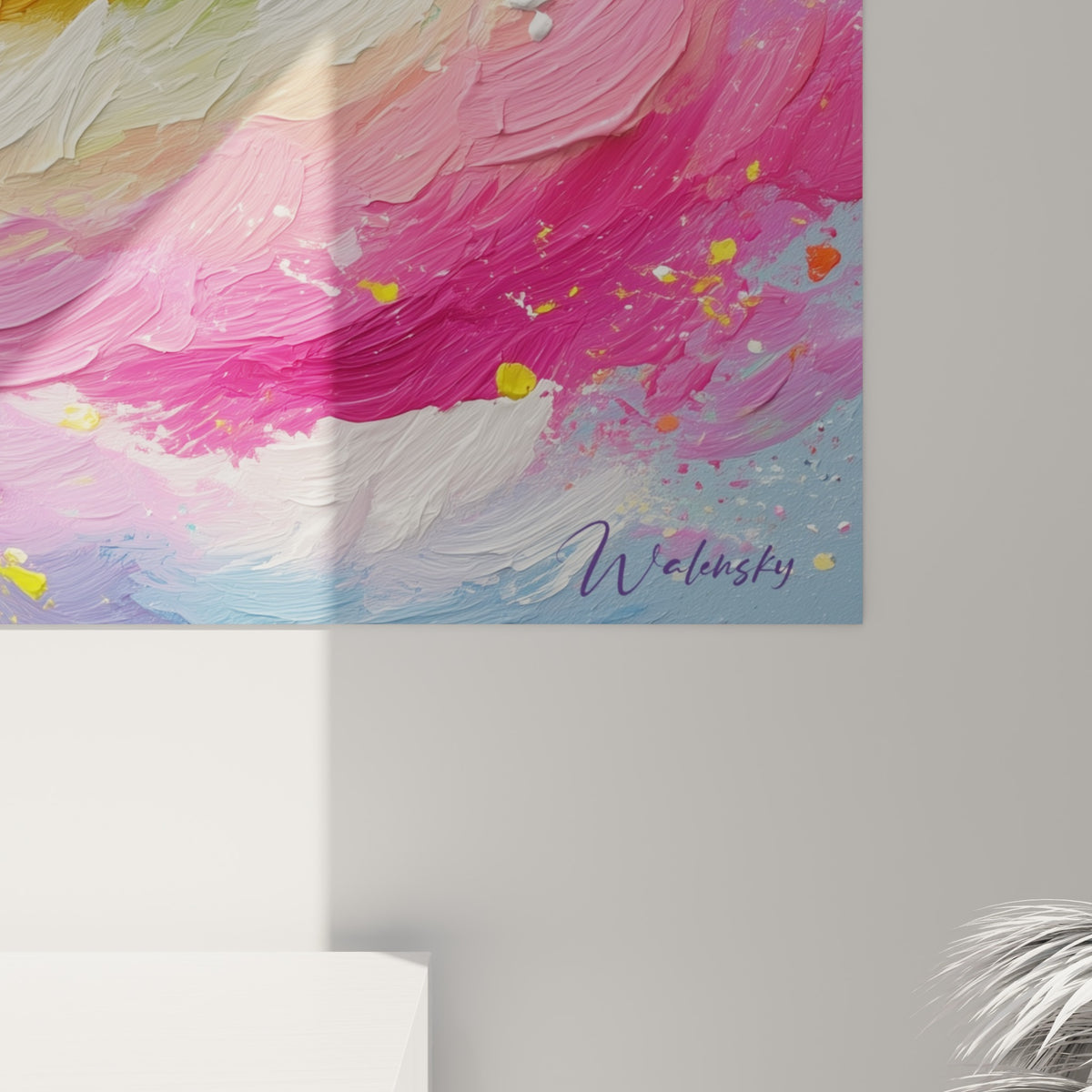 Empâtements épais et coulures dorées de la spirale multicolore abstraite, rose et jaune se mêlant en relief