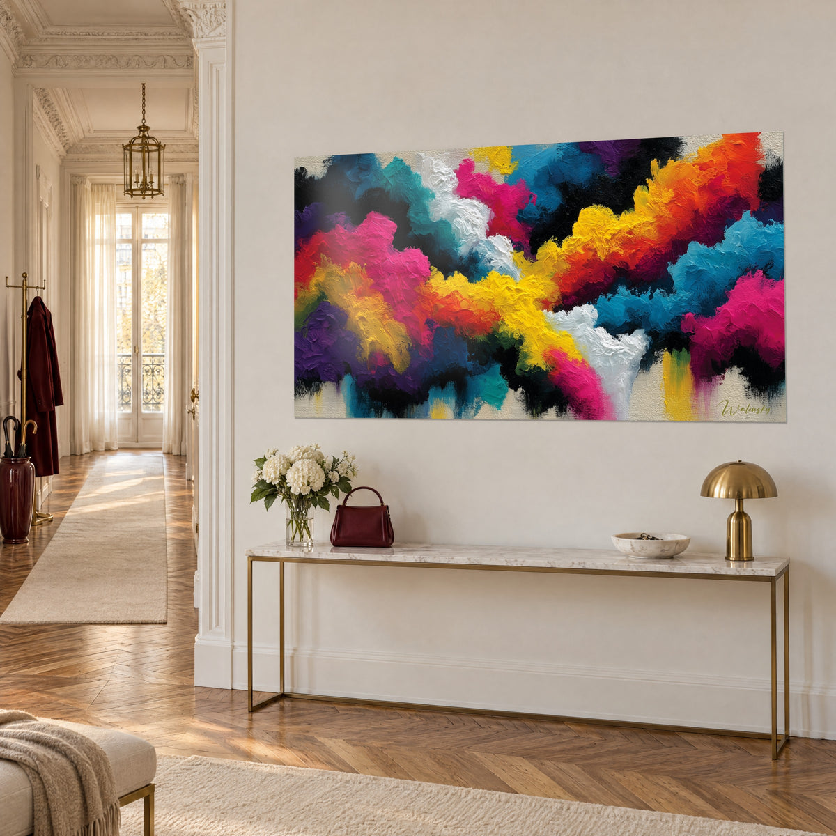 Schilderij abstract met dikke impasto in magenta en citroengeel, turquoise accenten, aan een witte Haussmann-muur