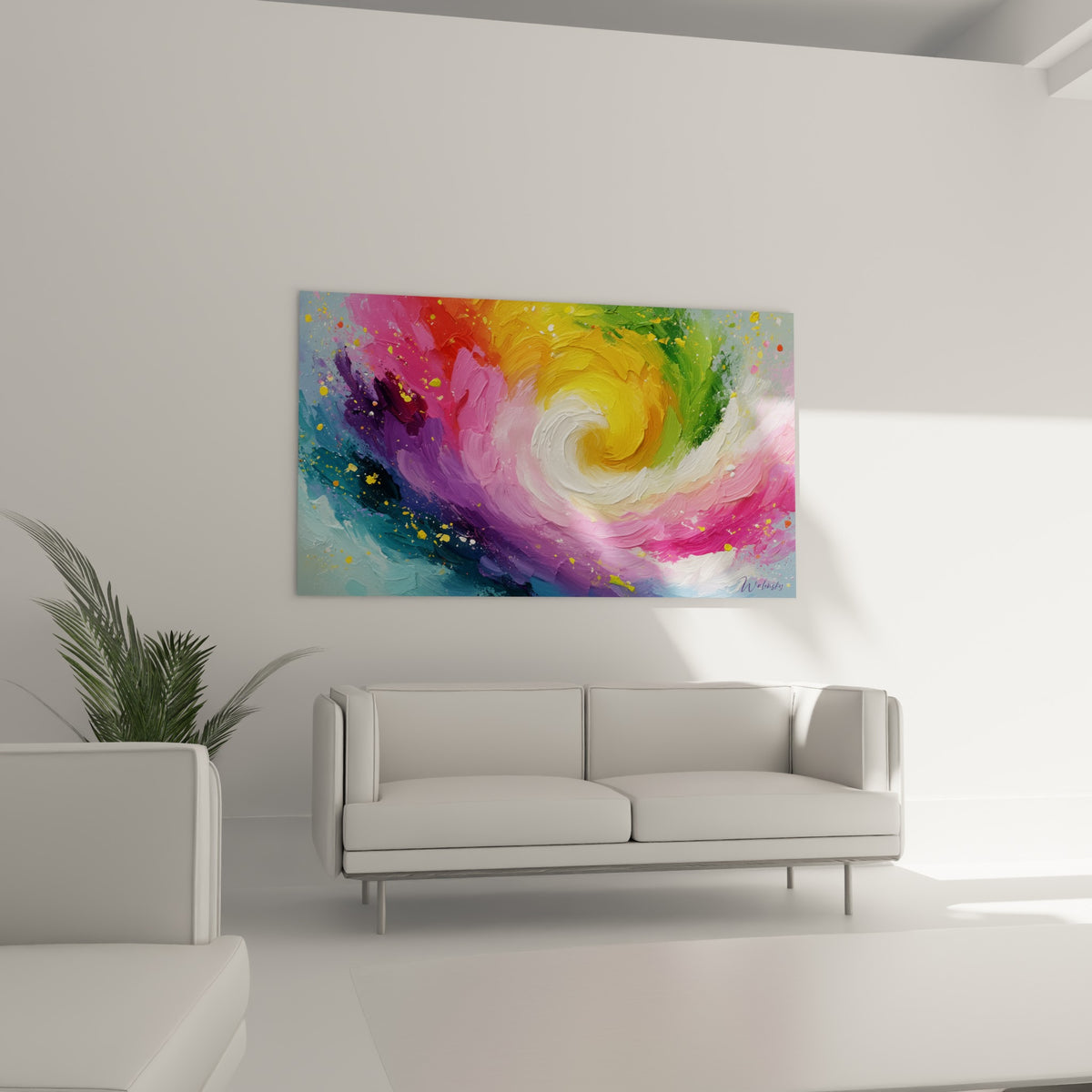 Vortex violet et turquoise de ce tableau multicolore abstraite au-dessus d'un canapé dans un salon lumineux