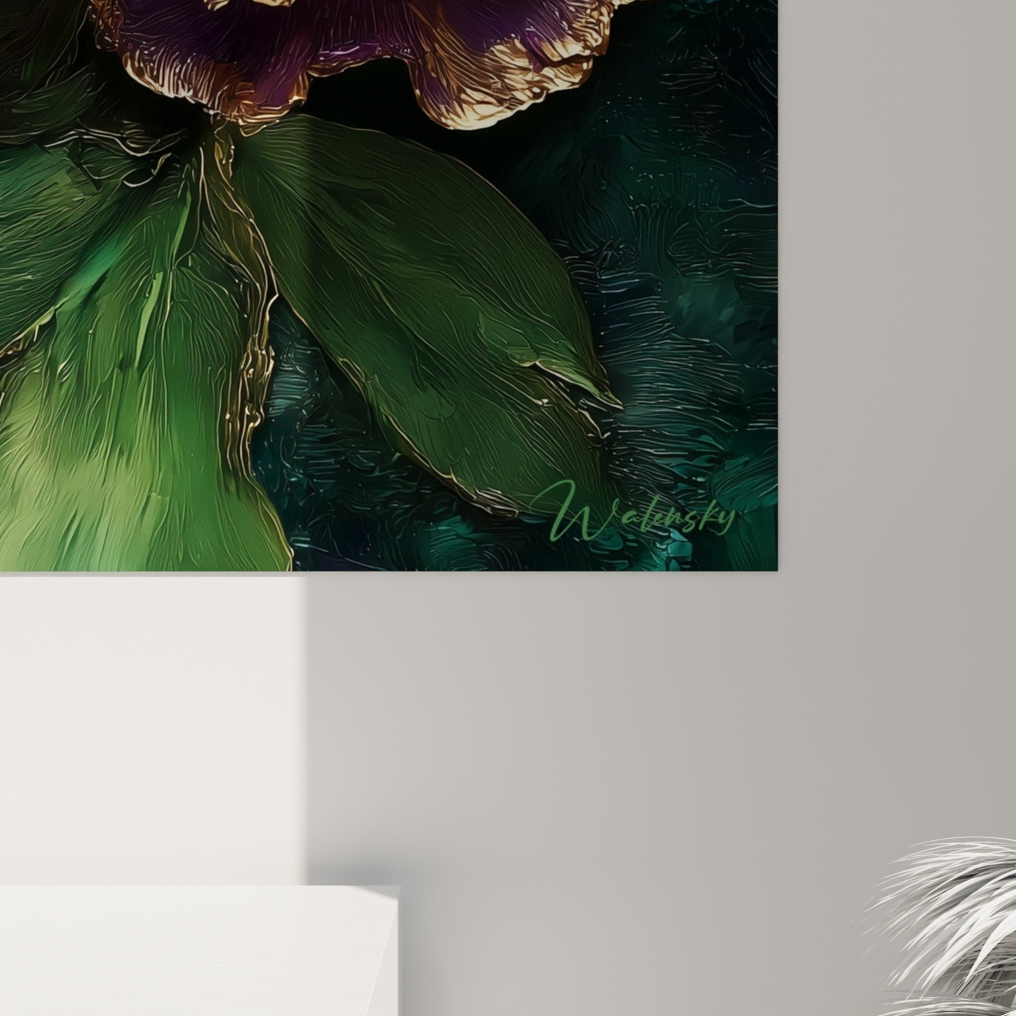 Tableau mural pivoine violette dans intérieur moderne, décoration feng shui sud-est bois, art floral élégant