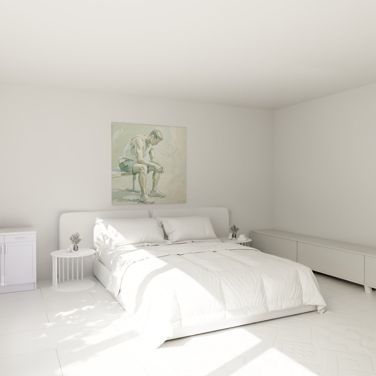 Sportif recueilli aux tons sauge et crème, mains jointes, accroché au-dessus d'un lit dans une chambre claire