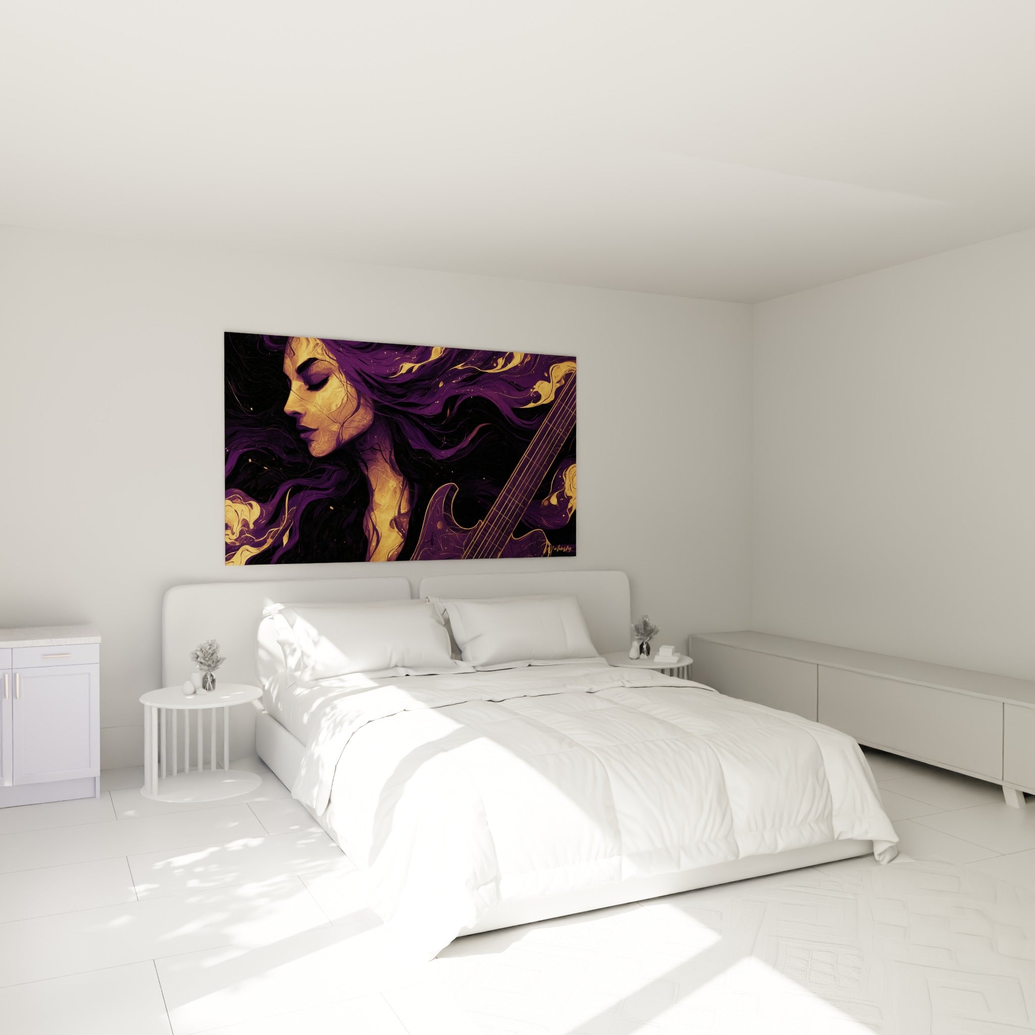 Chevelure violette et dorée entourant une guitare électrique, accrochée au-dessus d'un lit dans une chambre claire