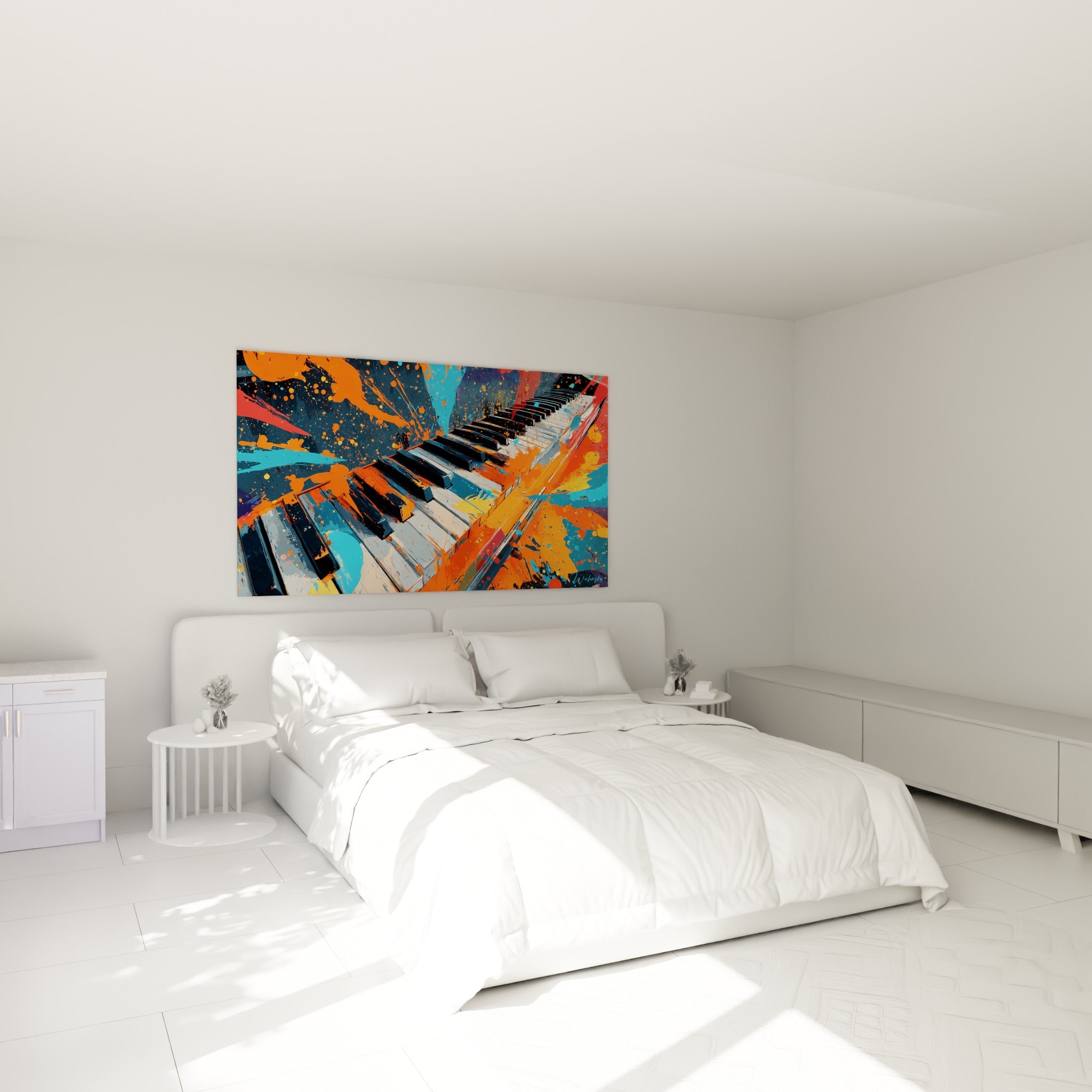 Touches noires et blanches du piano éclaboussées d'orange, accrochées au-dessus d'un lit dans une chambre claire