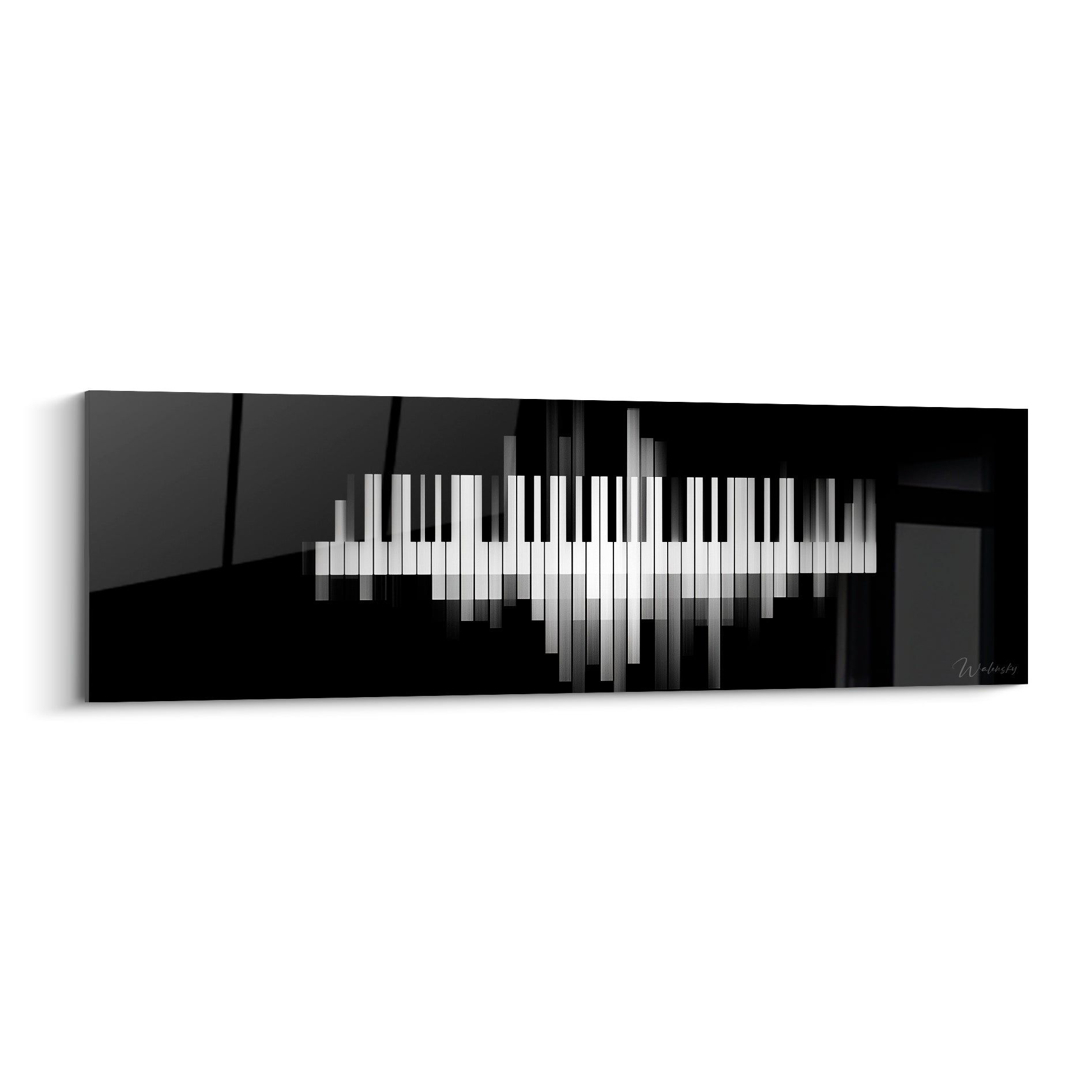 Clavier de piano blanc et noir aux touches étirées, effet miroir sur fond anthracite profond