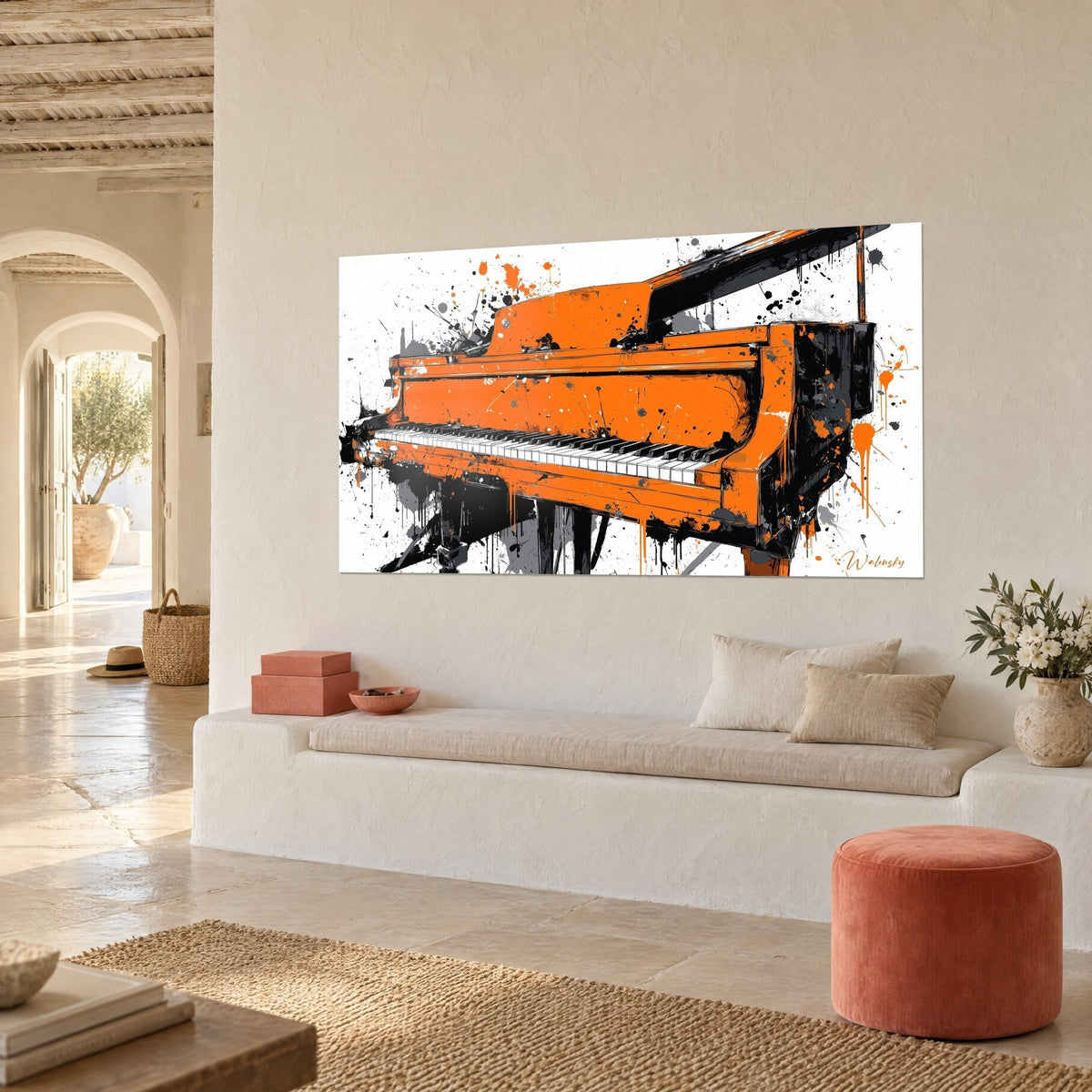 Tableau instrument de musique orange vif aux coulures noires, accroché en trois-quarts dans une maison méditerranéenne