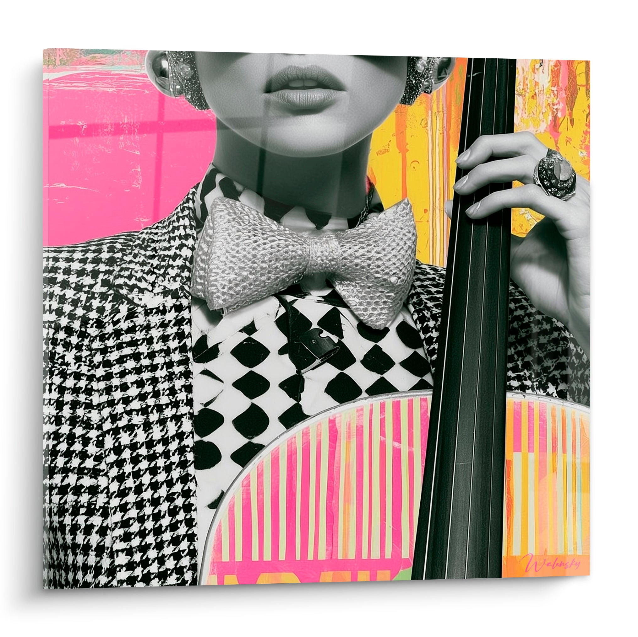Contrebassiste en noir et blanc sur fond rose fuchsia et jaune, motif pied-de-poule et nœud papillon