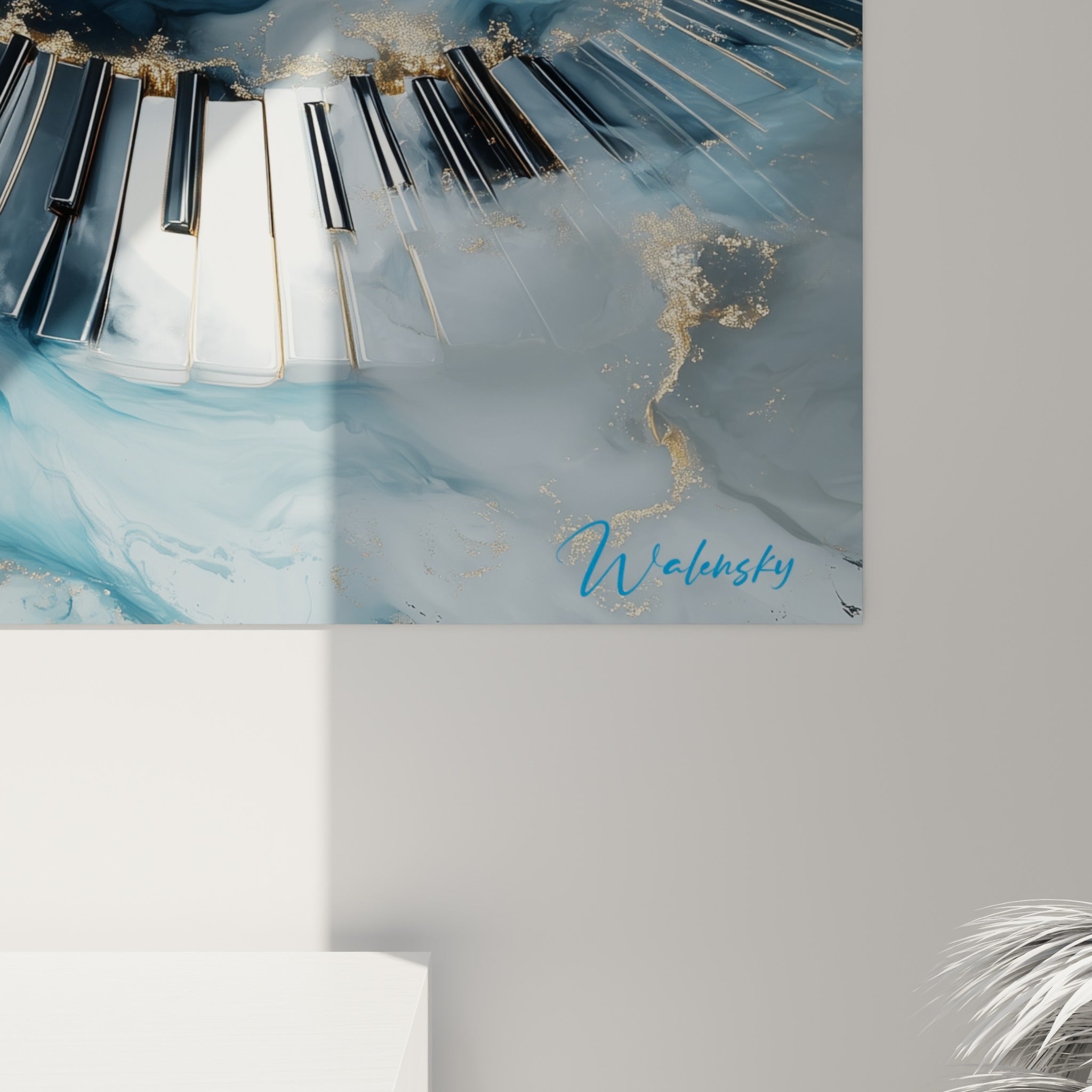 Grain de l'impression révélant les reflets dorés et les nuances bleu marine entre les touches du clavier en spirale