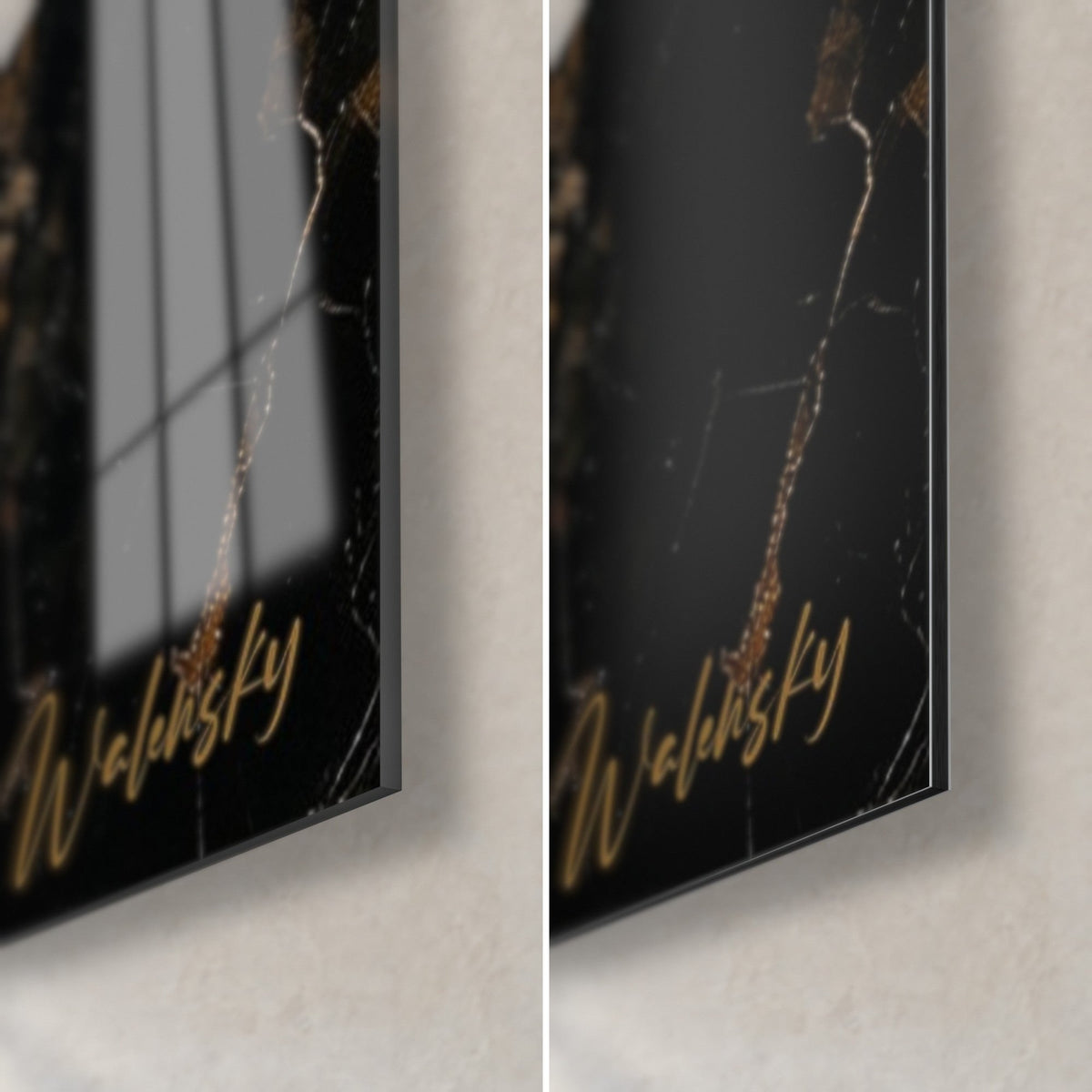 Tableau pianiste en touches d'ivoire, coin bas droit : verre acrylique brillant à gauche, alu Dibond mat noir à droite