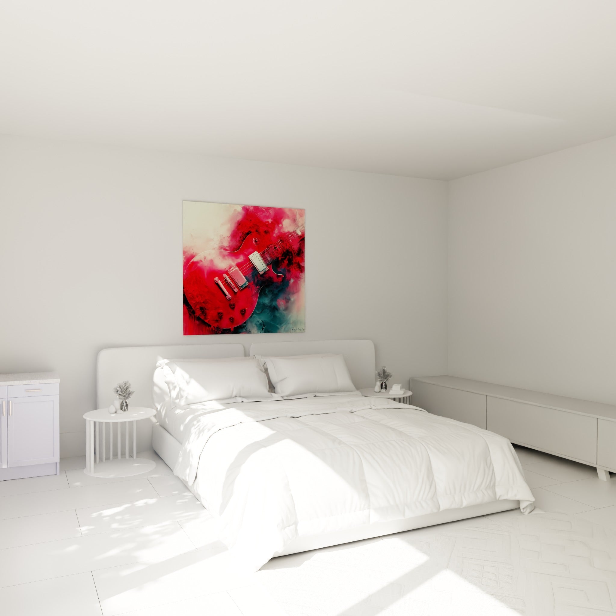 Instrument rouge écarlate aux coulures picturales, accroché au-dessus d'un lit dans une chambre claire