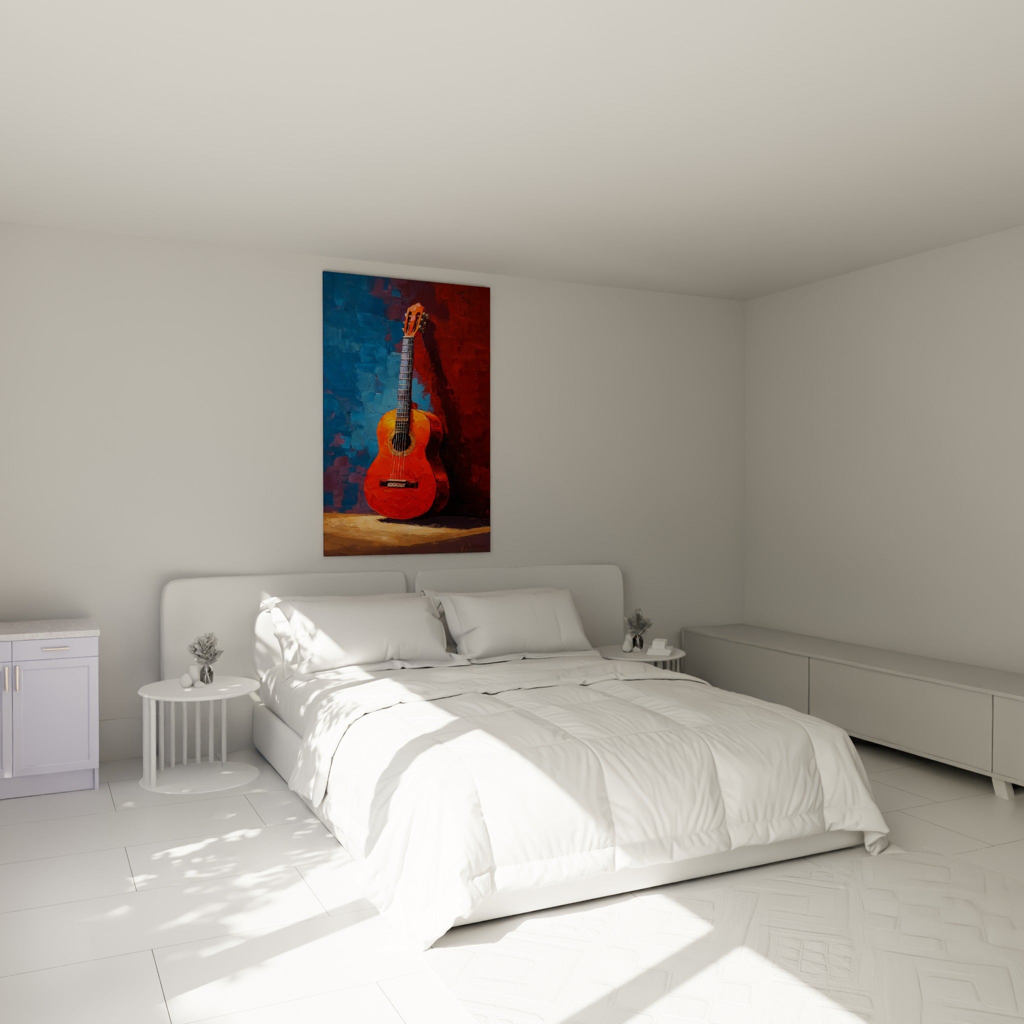 Instrument à cordes orange vif aux textures épaisses, accroché au-dessus d'un lit dans une chambre claire
