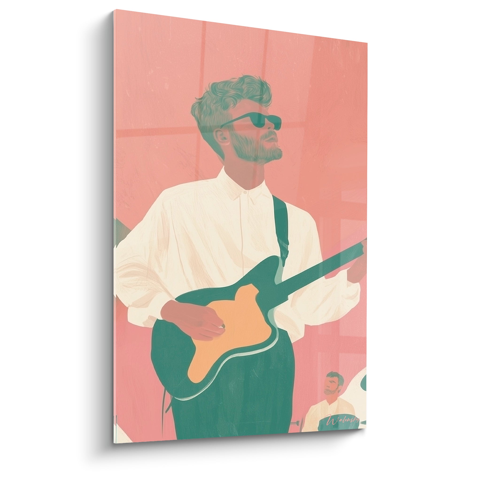 Guitariste en chemise blanche joue de la guitare vert et jaune ocre sur fond rose corail éclatant
