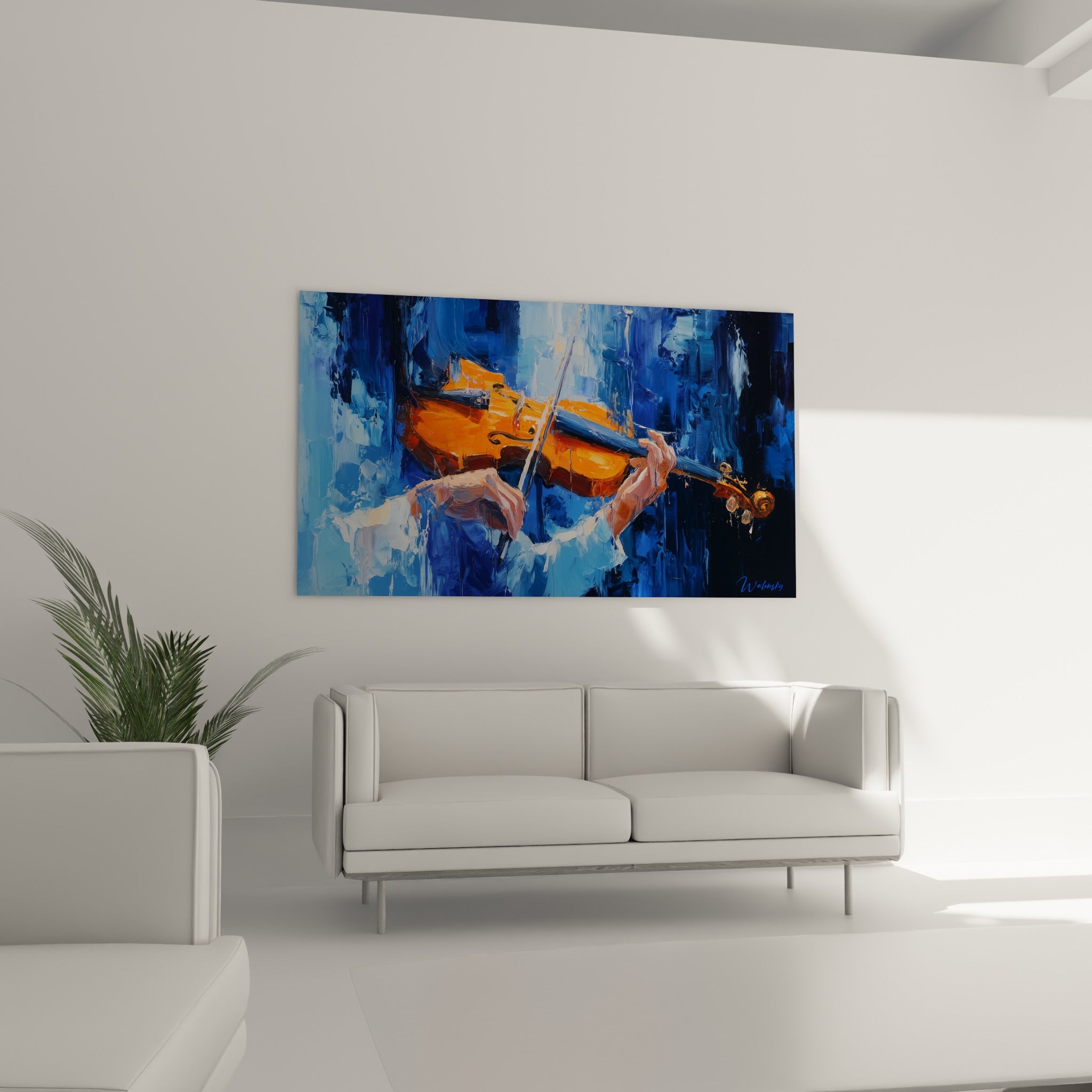 Instrument orange vif et cordes tendues sur toile bleu marine, tableau au-dessus d'un canapé dans un salon lumineux