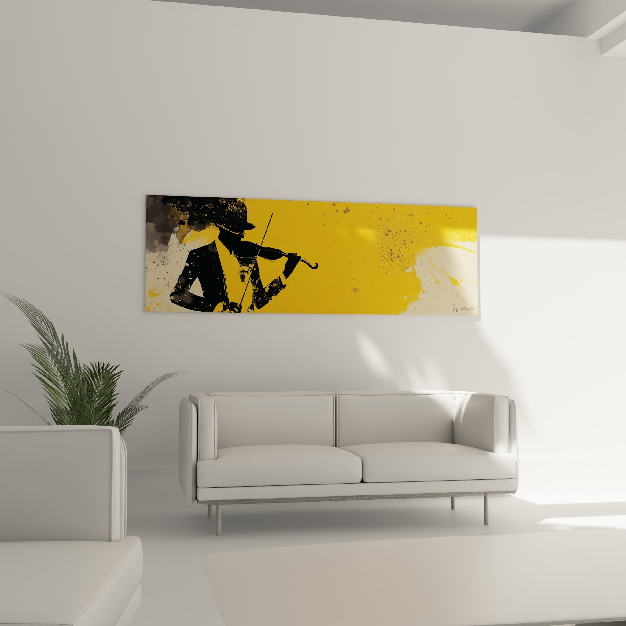Silhouette de violoniste noire sur fond doré éclaboussé, suspendue au-dessus d'un canapé dans un salon lumineux