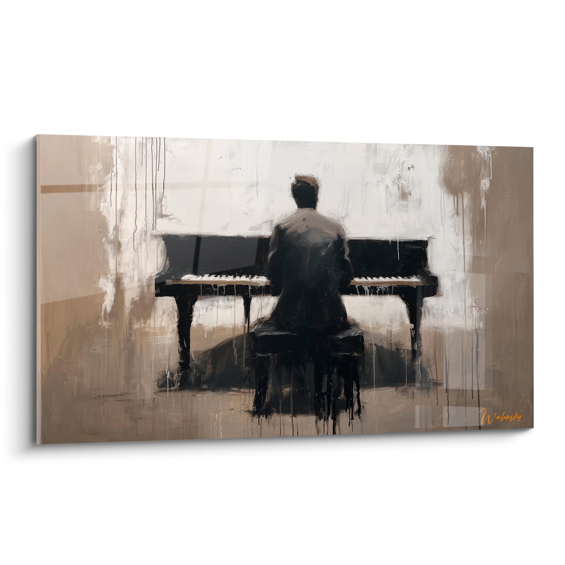 Pianiste de dos en noir profond devant piano beige, coulures grises, scène de Musique intense