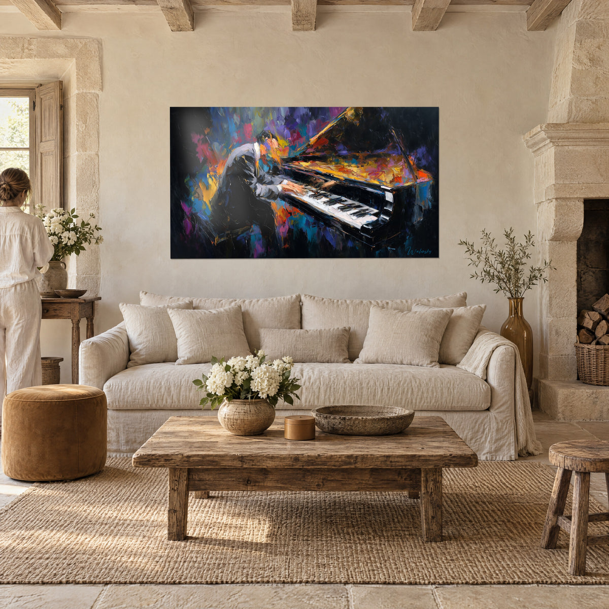 Quadro di un pianista in trance, giacca grigia e bagliori turchese e dorati su sfondo nero, sopra un divano in un soggiorno luminoso
