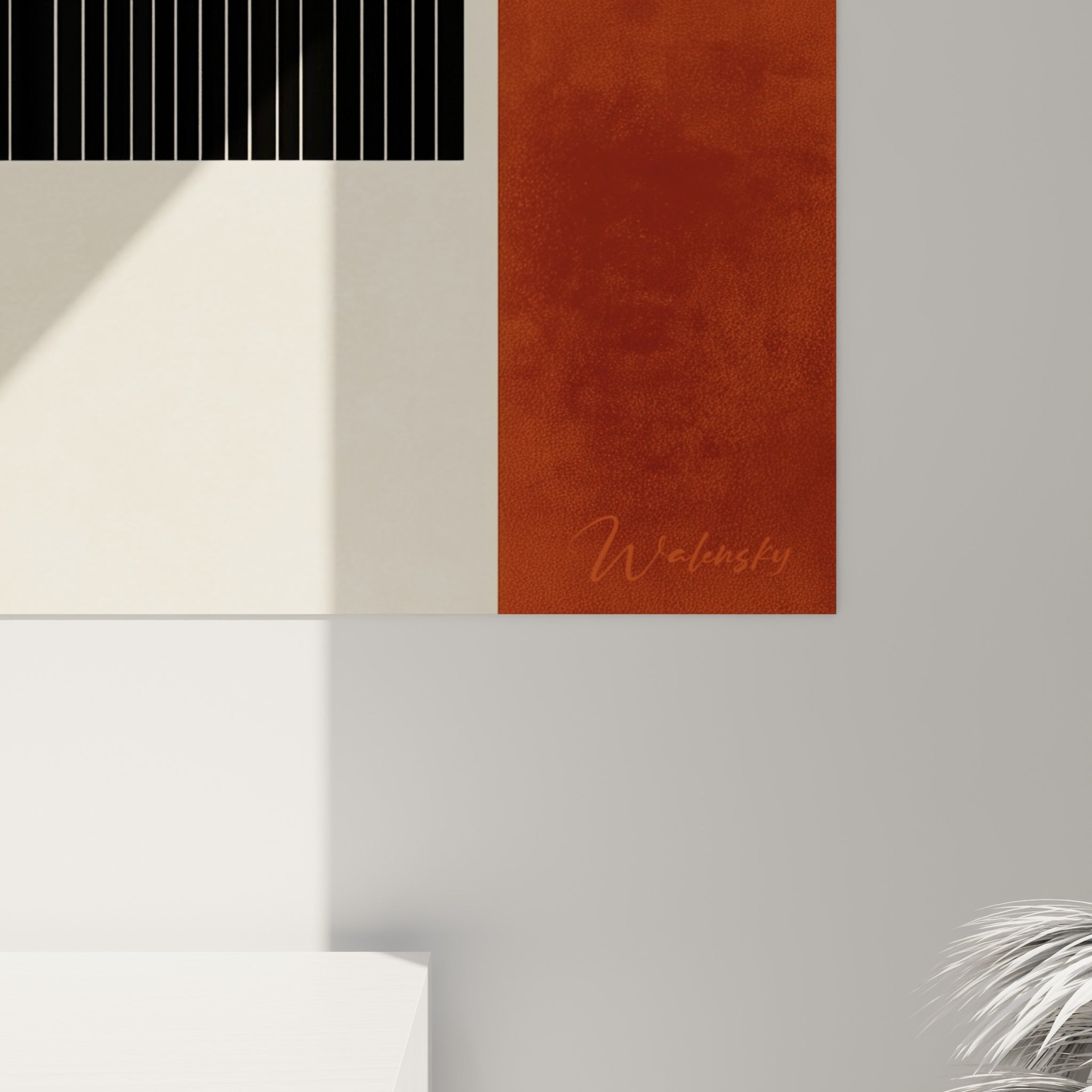 Reflets orangés et noirs se croisant en diagonale, grain lisse et coulures subtiles de la matière imprimée